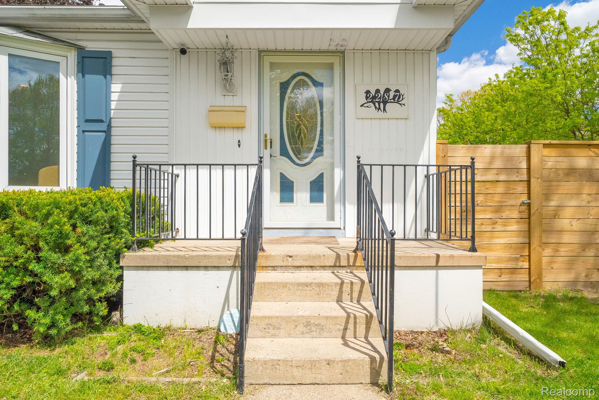 2287 Moorhouse Street