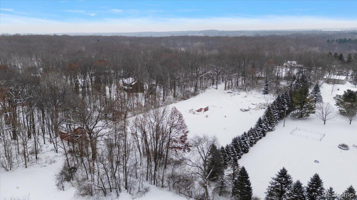 700 W Maple Road