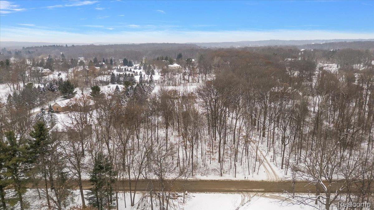 700 W Maple Road