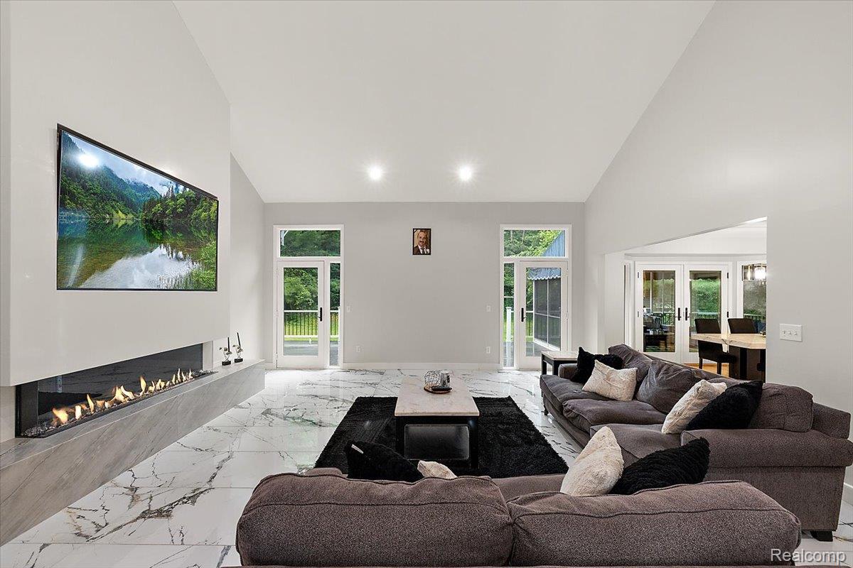 4700 Botany Glen