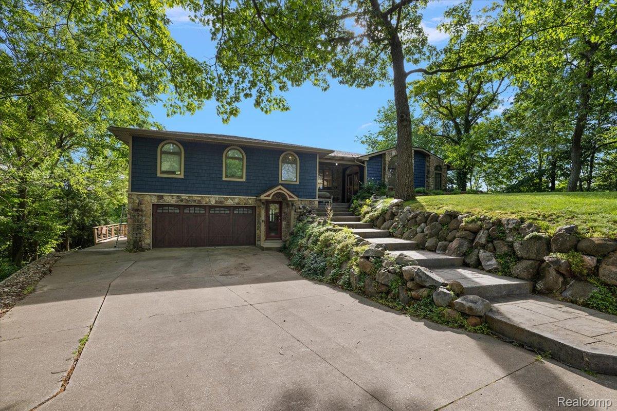7291 Parkwood Drive
