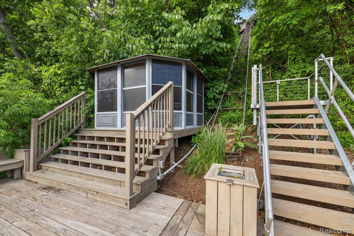 7291 Parkwood Drive