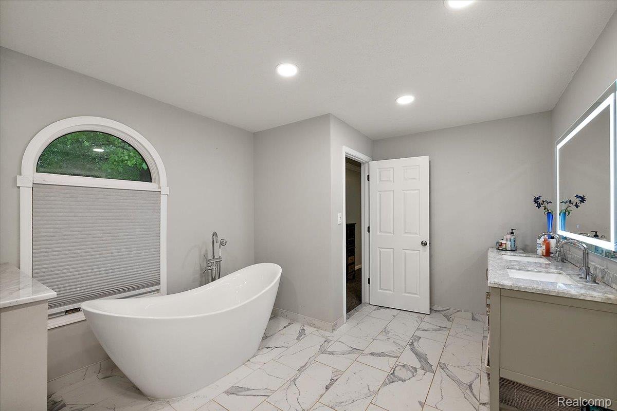 7291 Parkwood Drive
