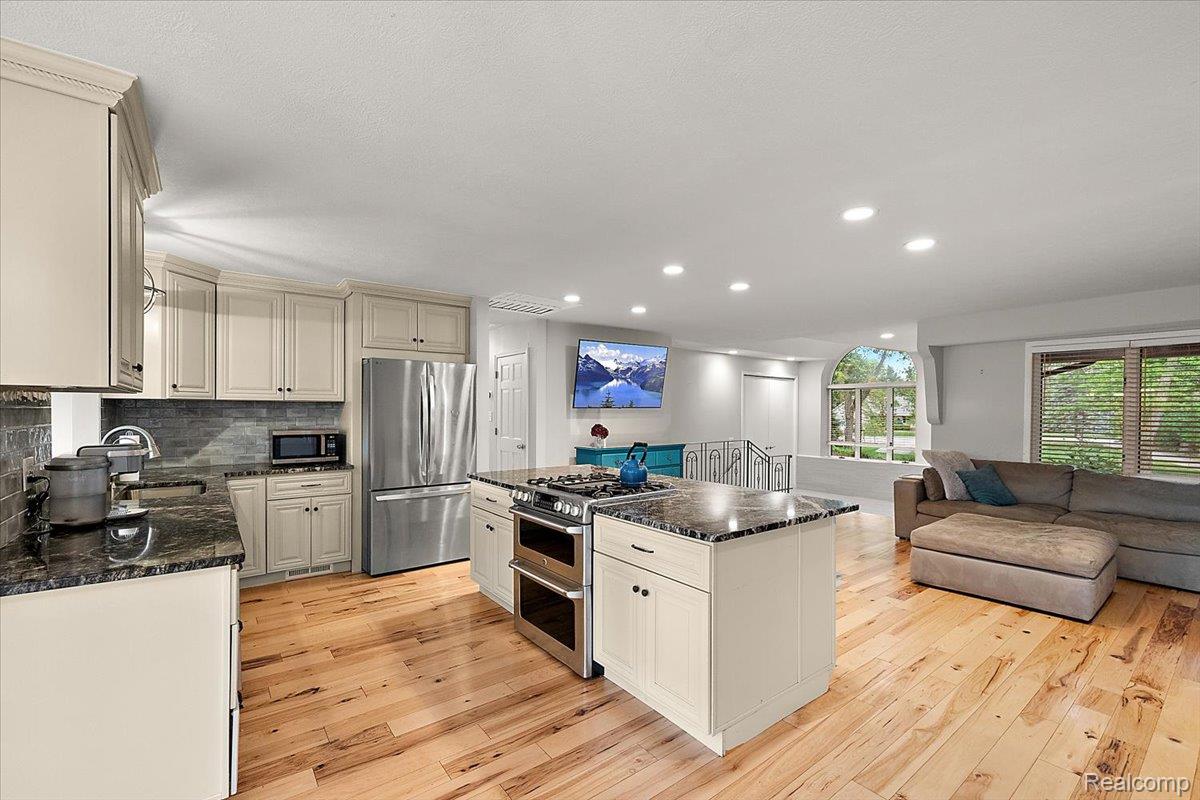 7291 Parkwood Drive