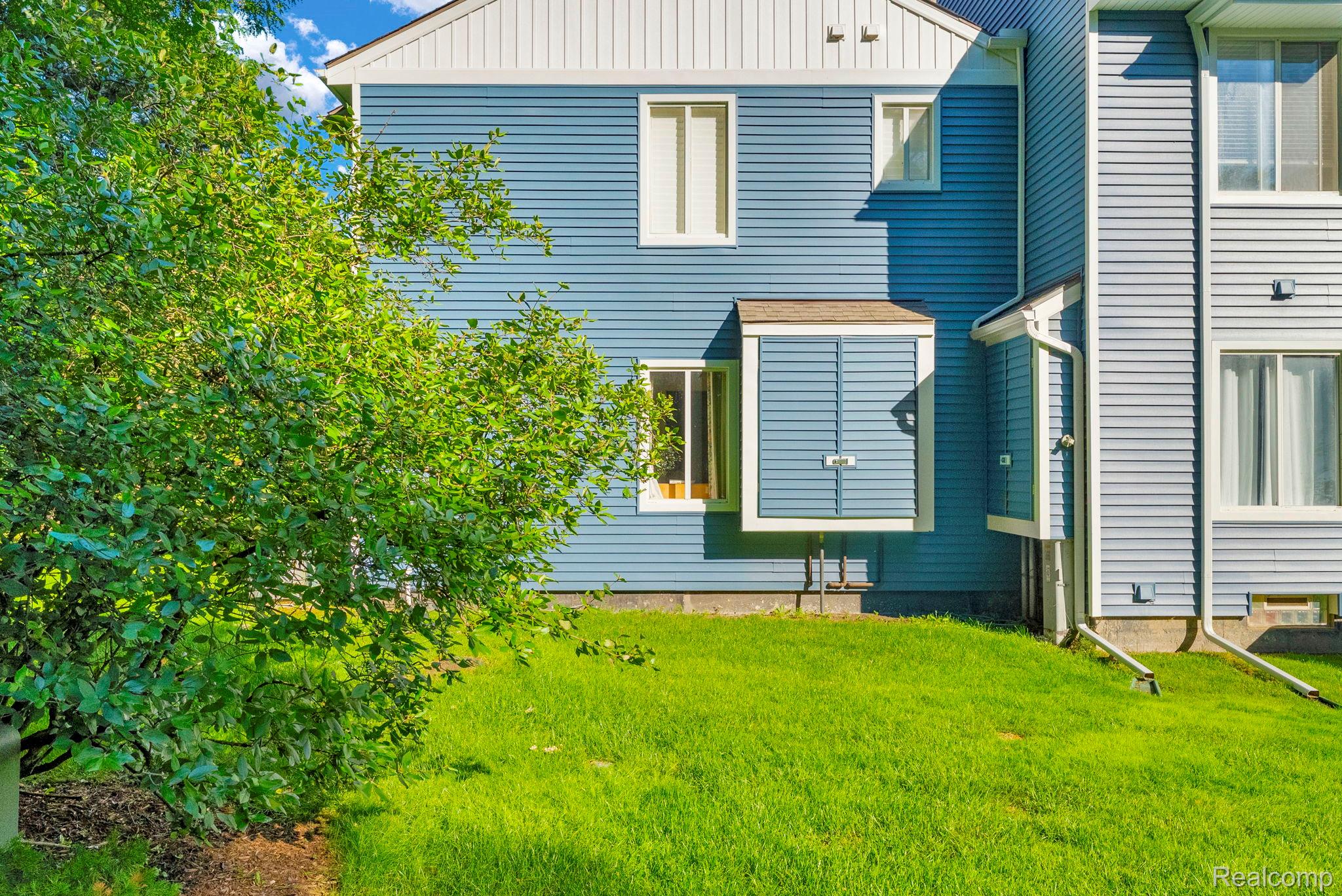 45000 Bayview Drive