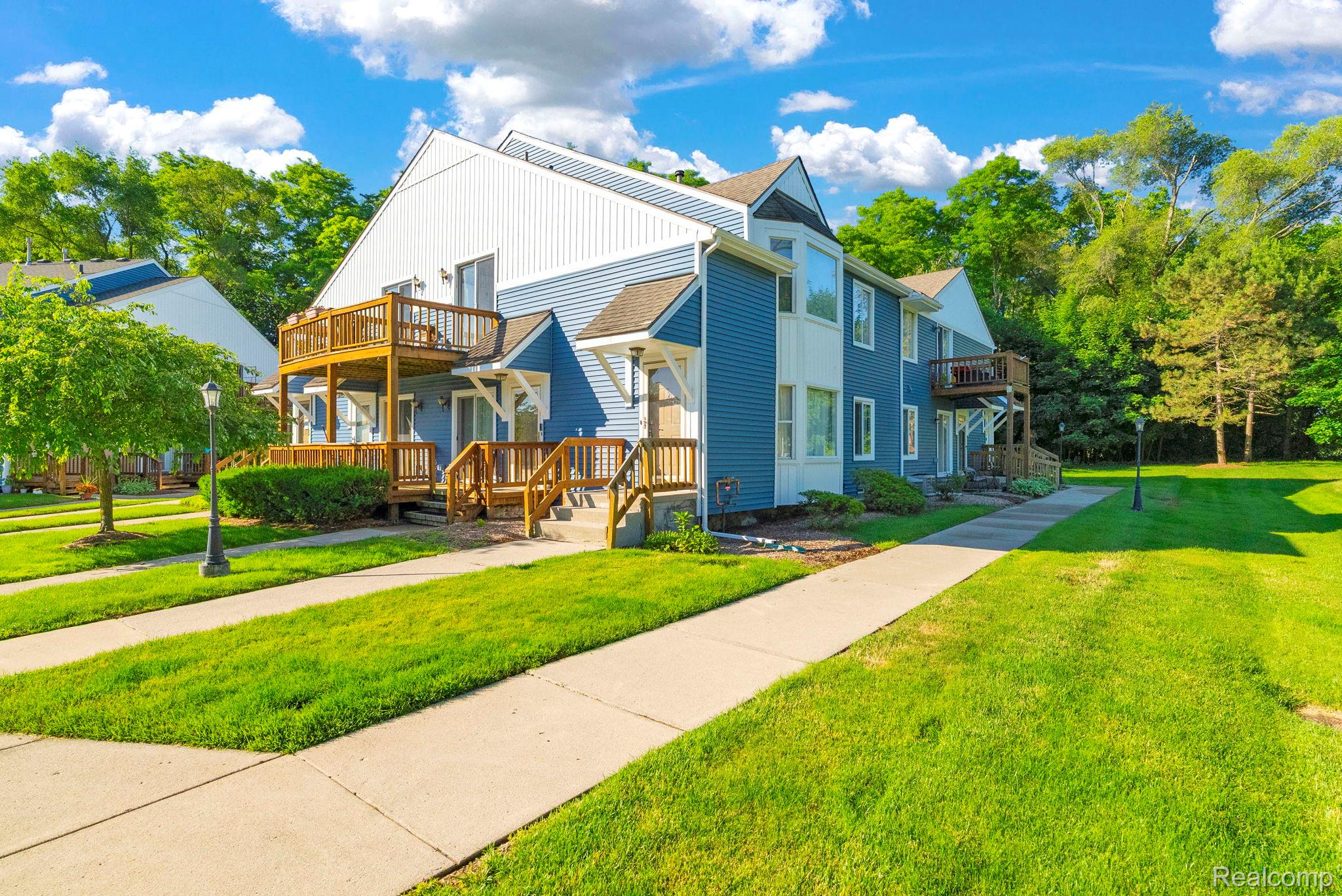 45000 Bayview Drive