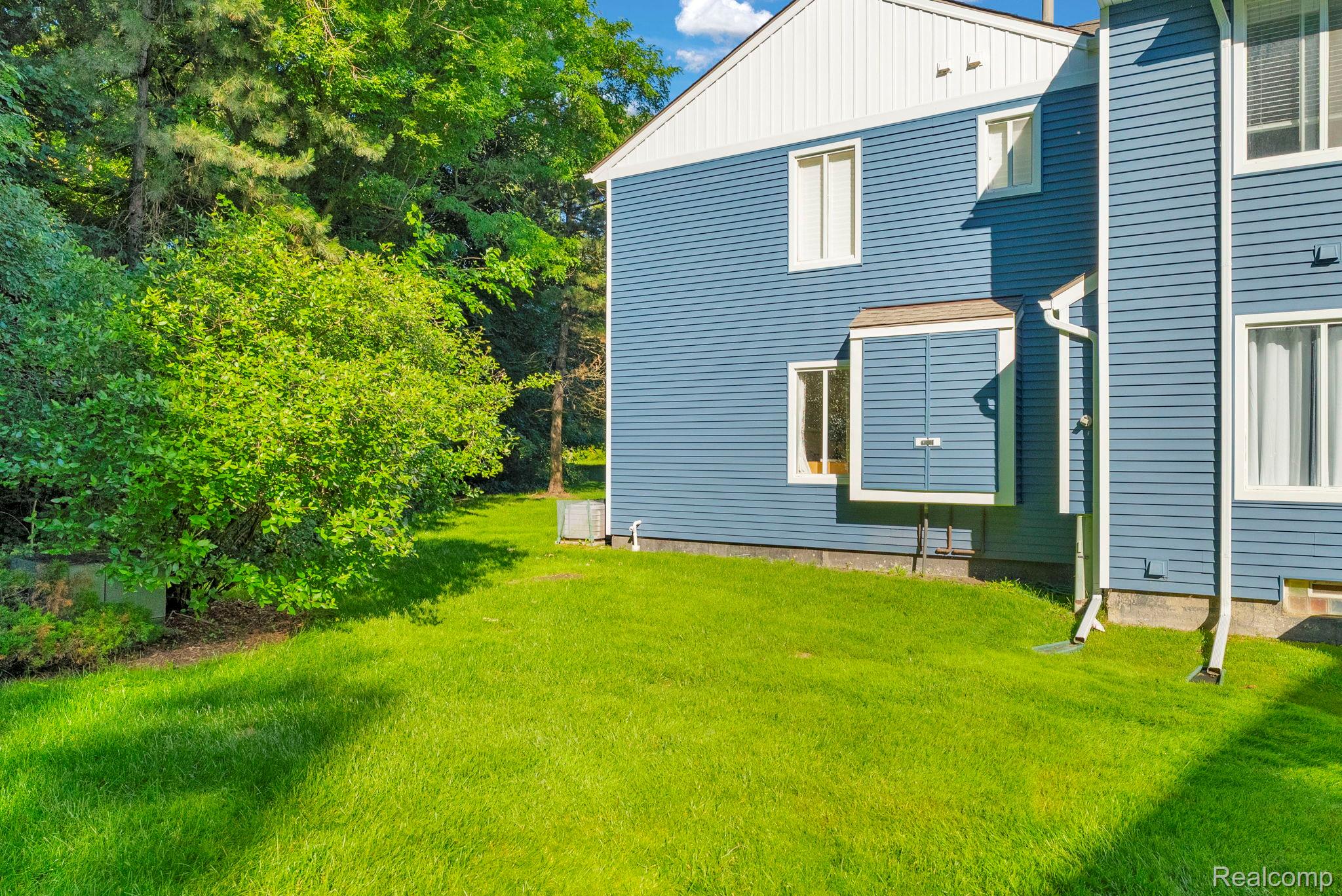 45000 Bayview Drive