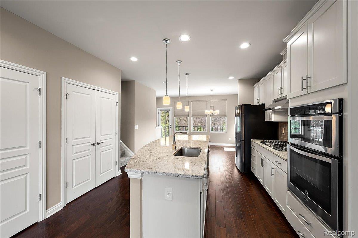 2877 Hartwick Drive