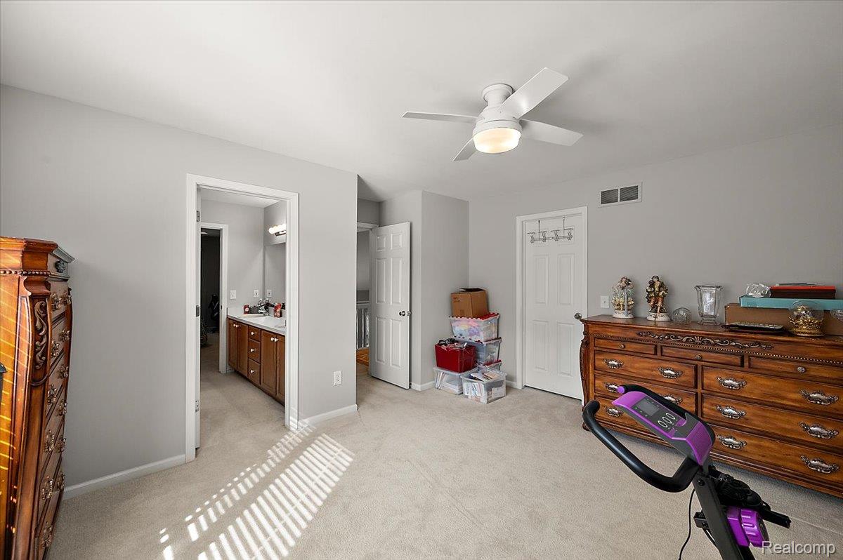 3359 Paddington Court