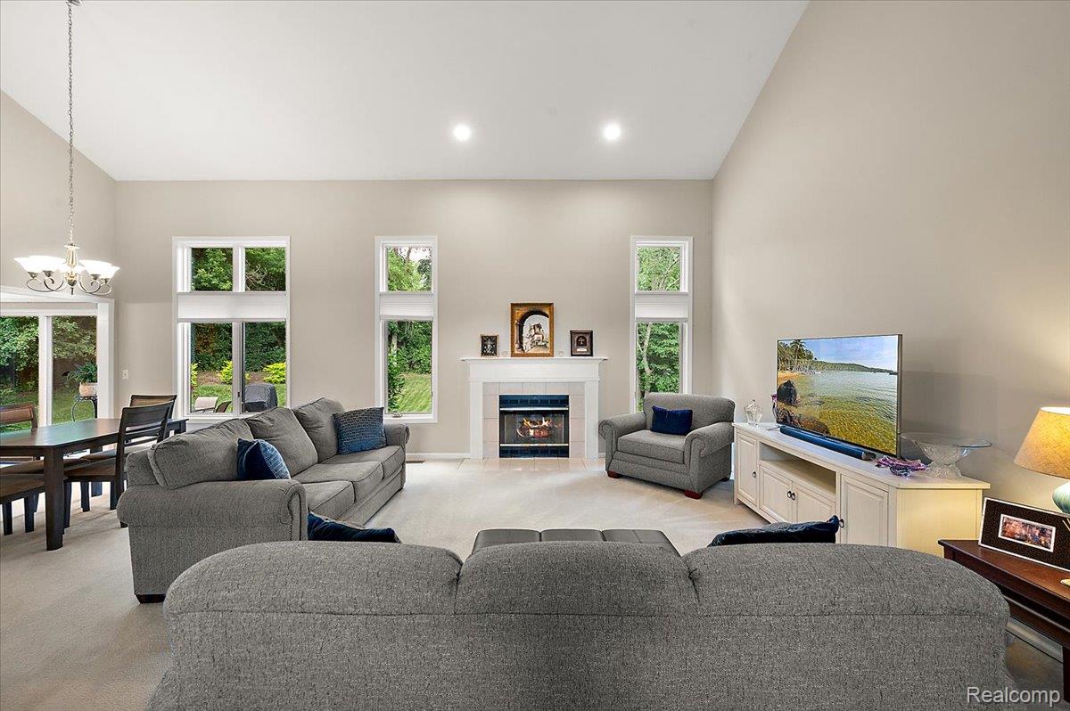 3359 Paddington Court