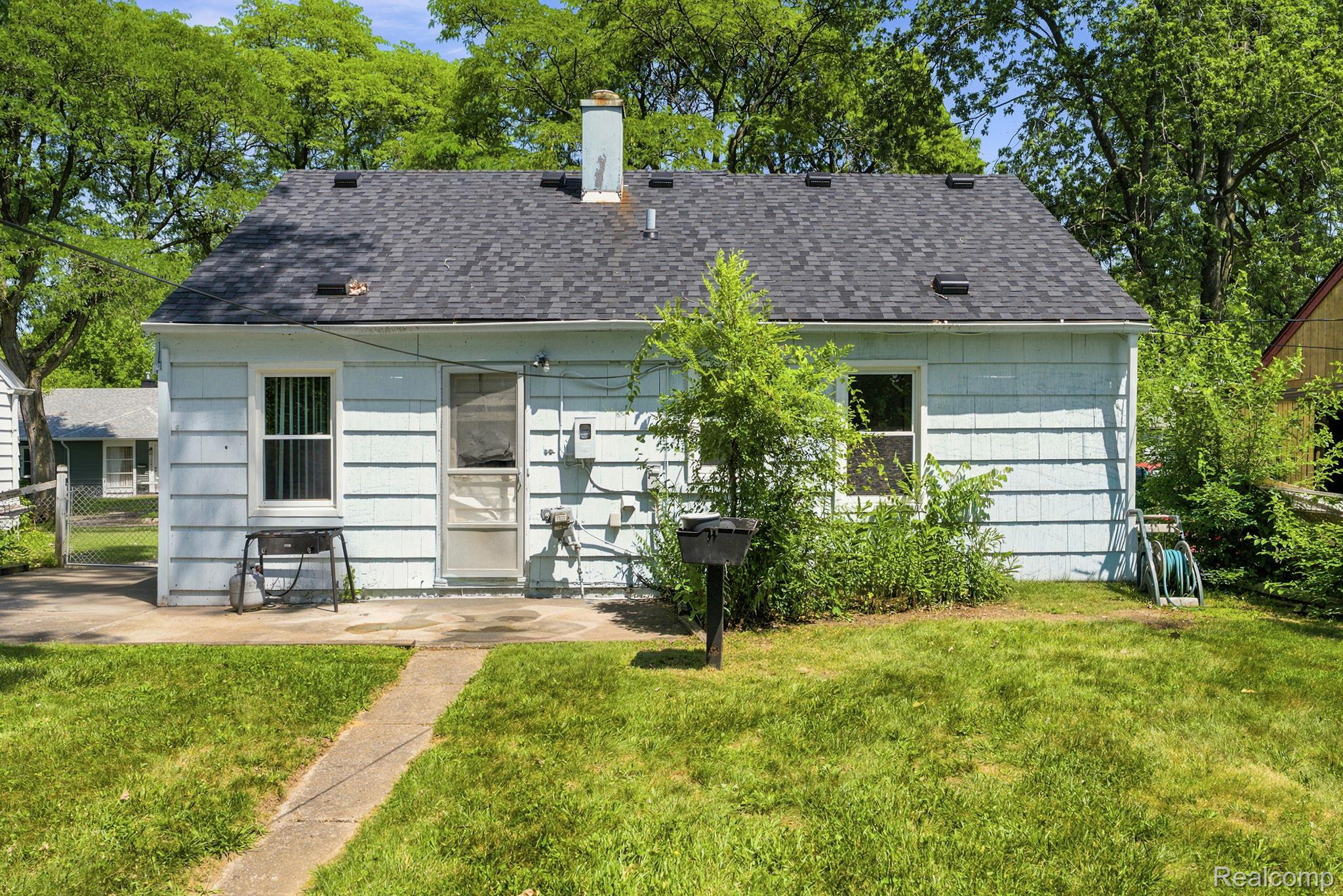 10401 Albany Street