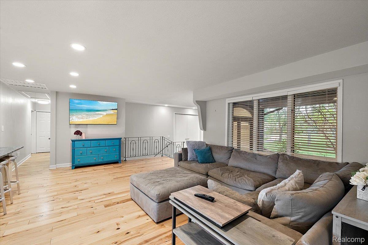 7291 Parkwood Drive