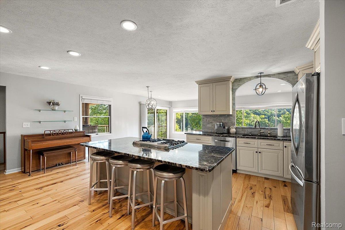 7291 Parkwood Drive