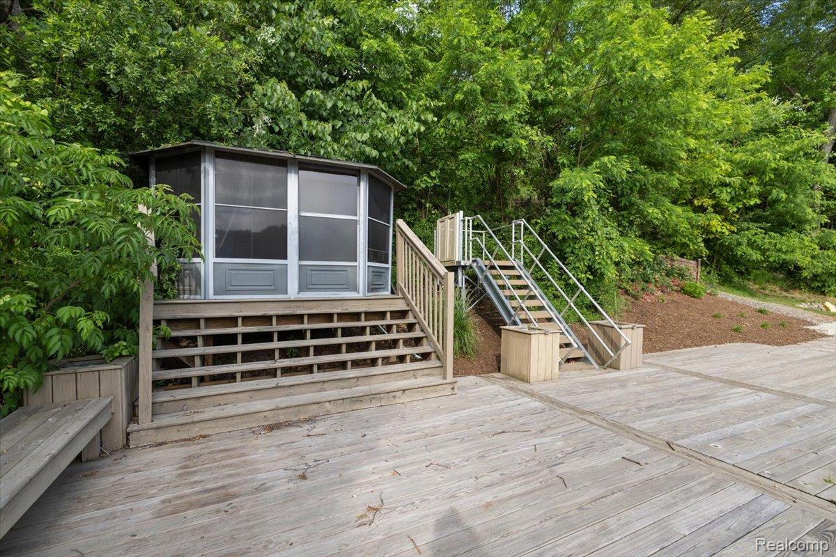 7291 Parkwood Drive