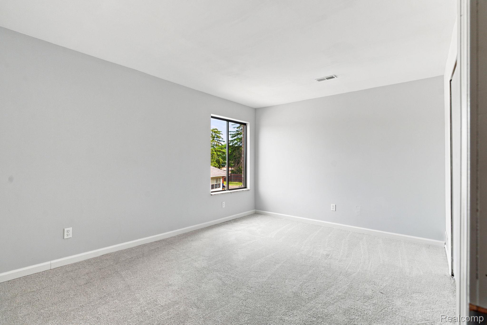 32005 W 12 Mile Road Unit: 208