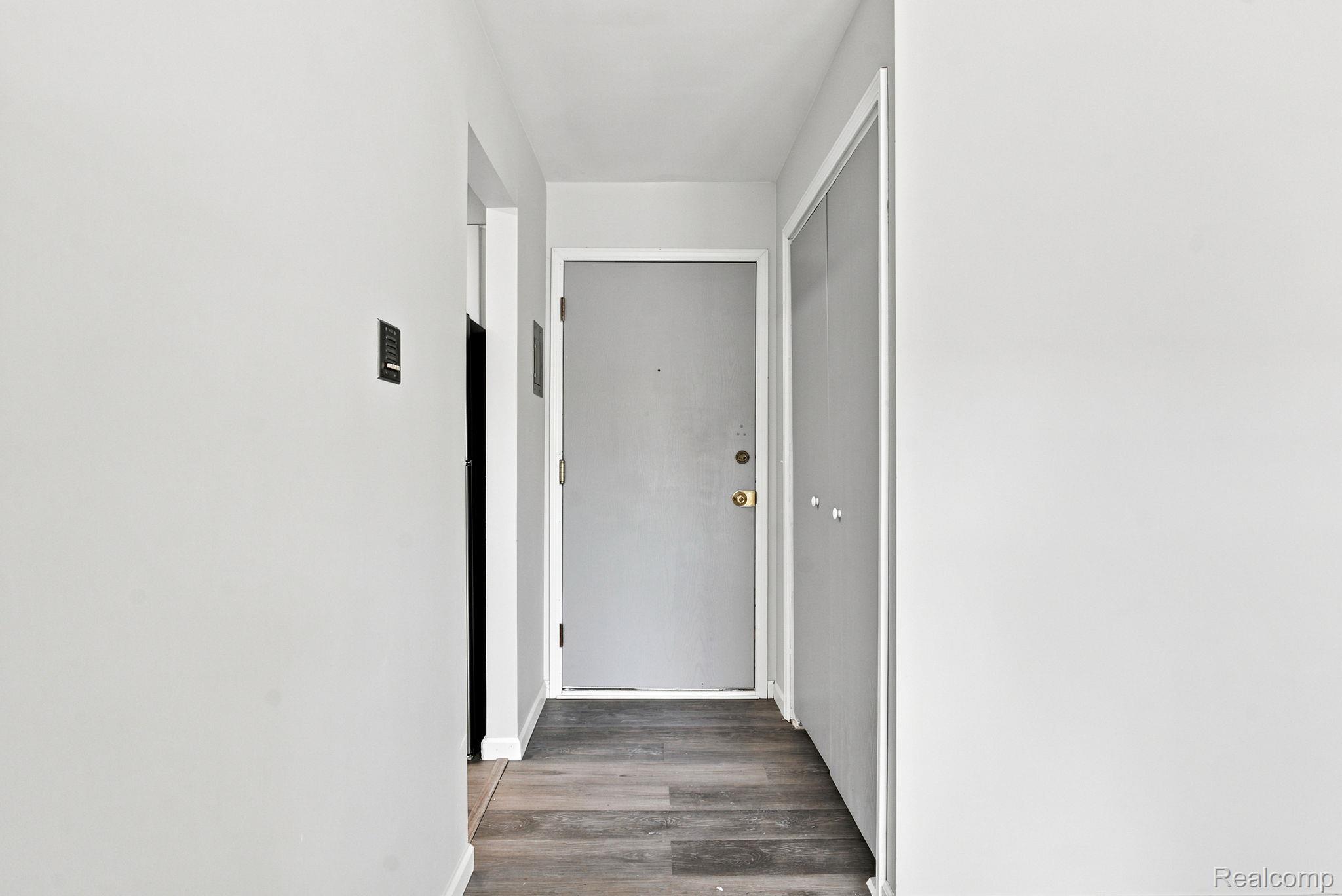 32005 W 12 Mile Road Unit: 208