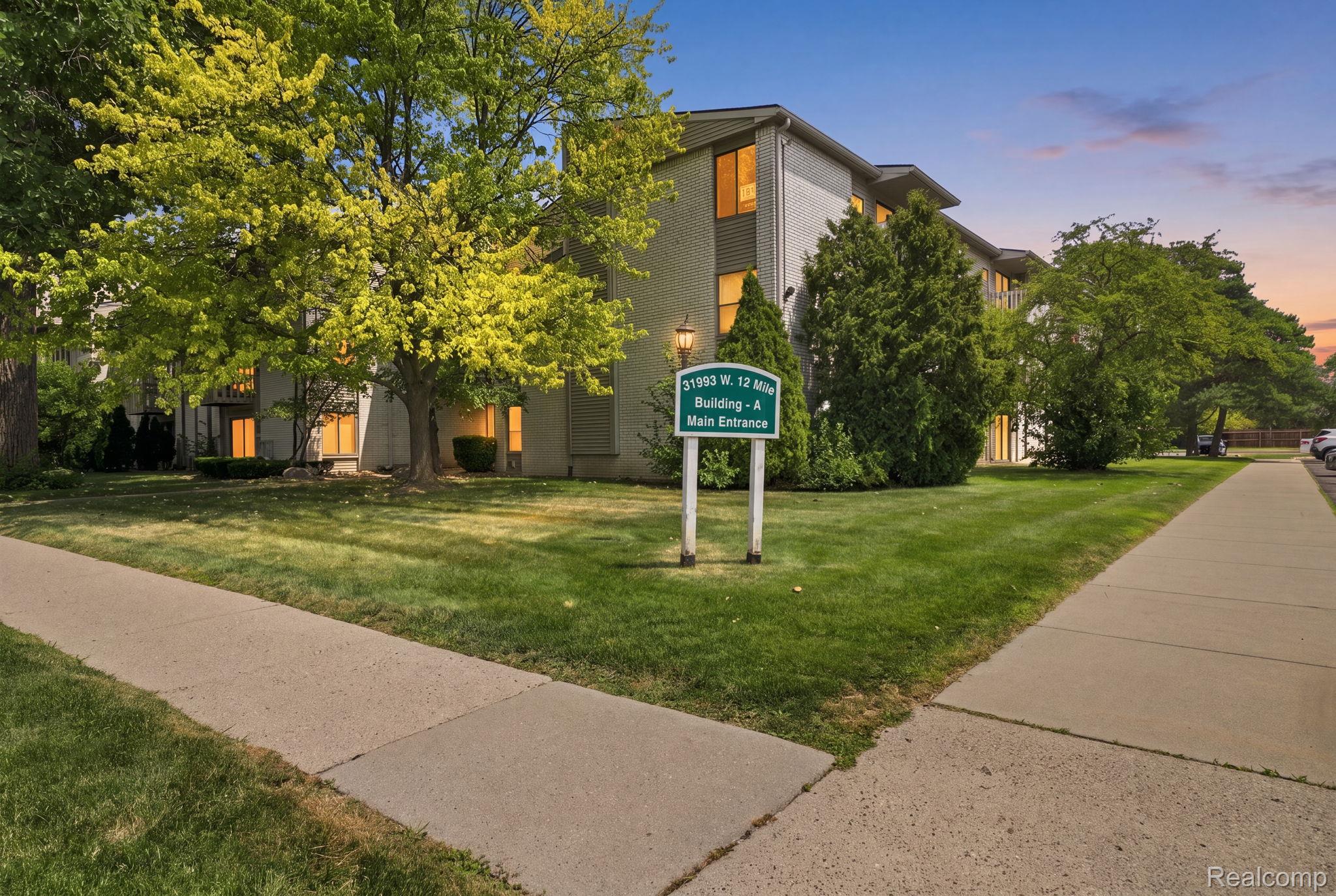 32005 W 12 Mile Road Unit: 208