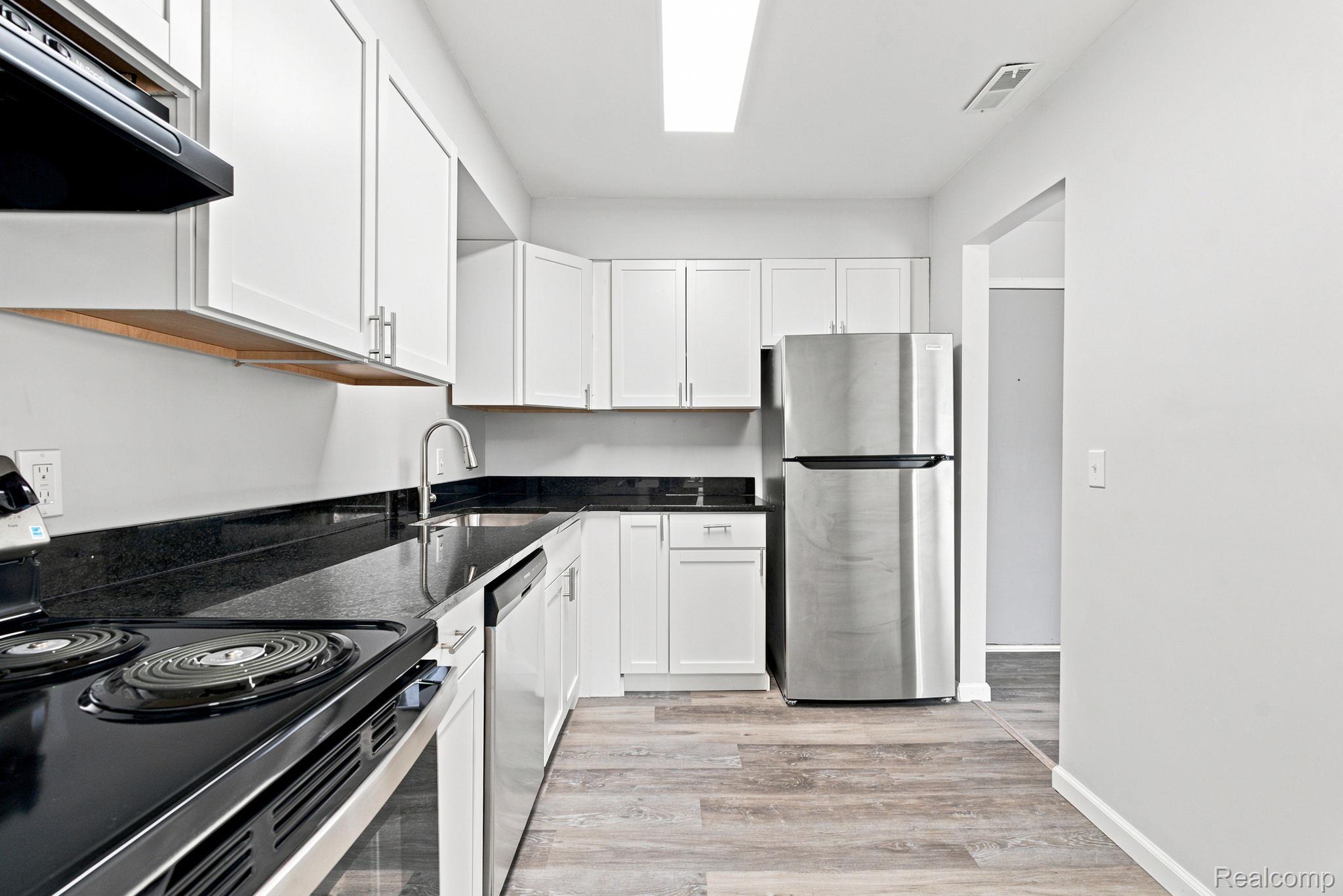 32005 W 12 Mile Road Unit: 208
