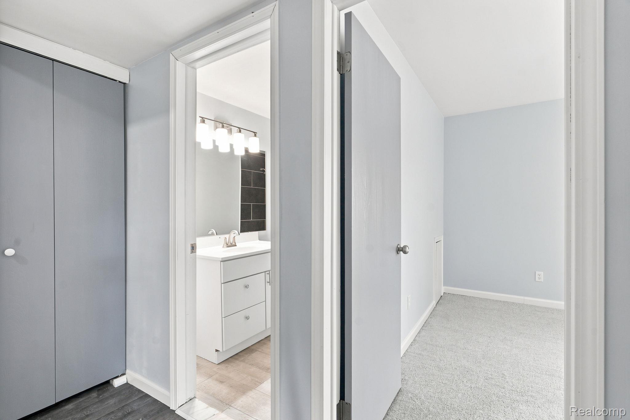 32005 W 12 Mile Road Unit: 208