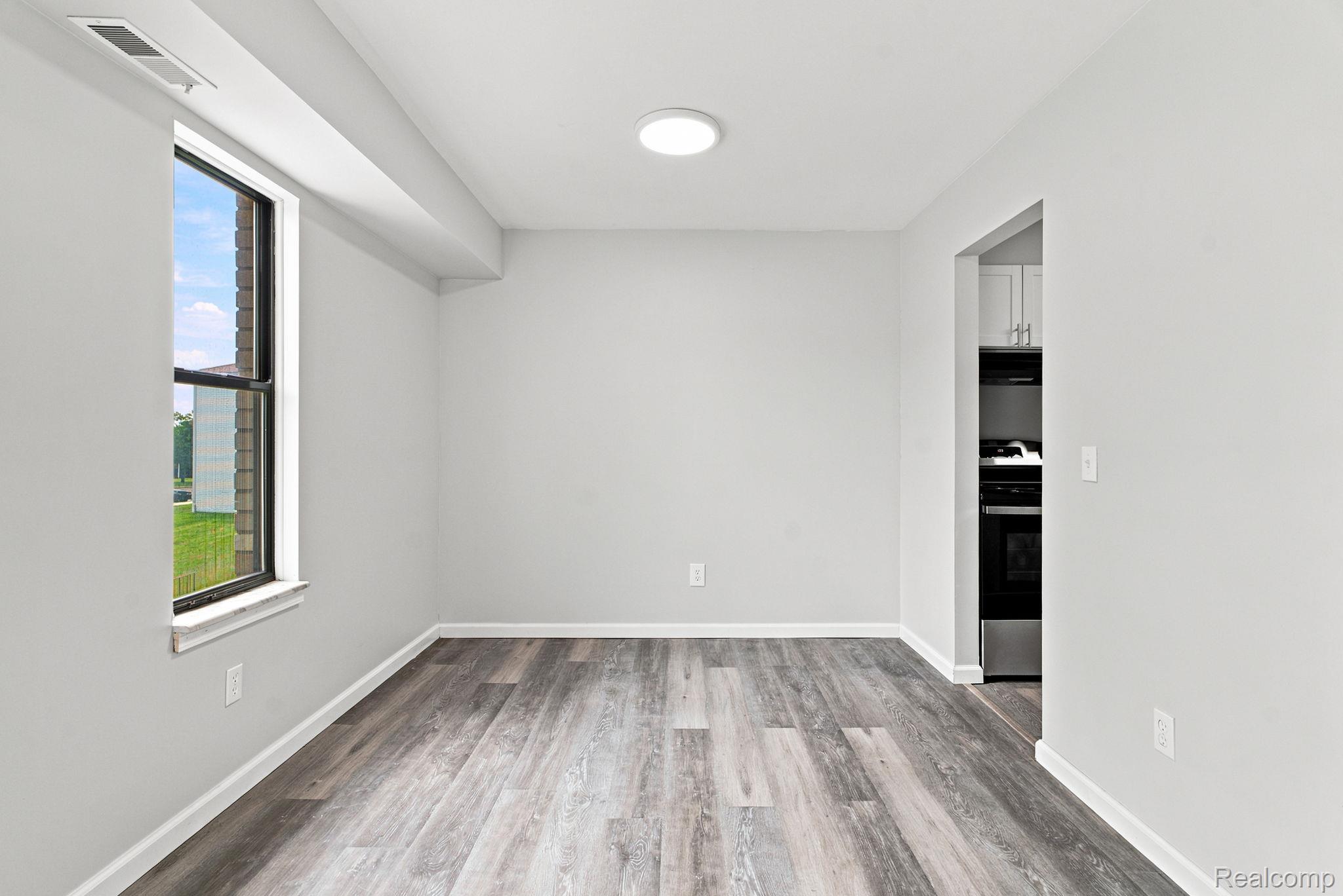 32005 W 12 Mile Road Unit: 208