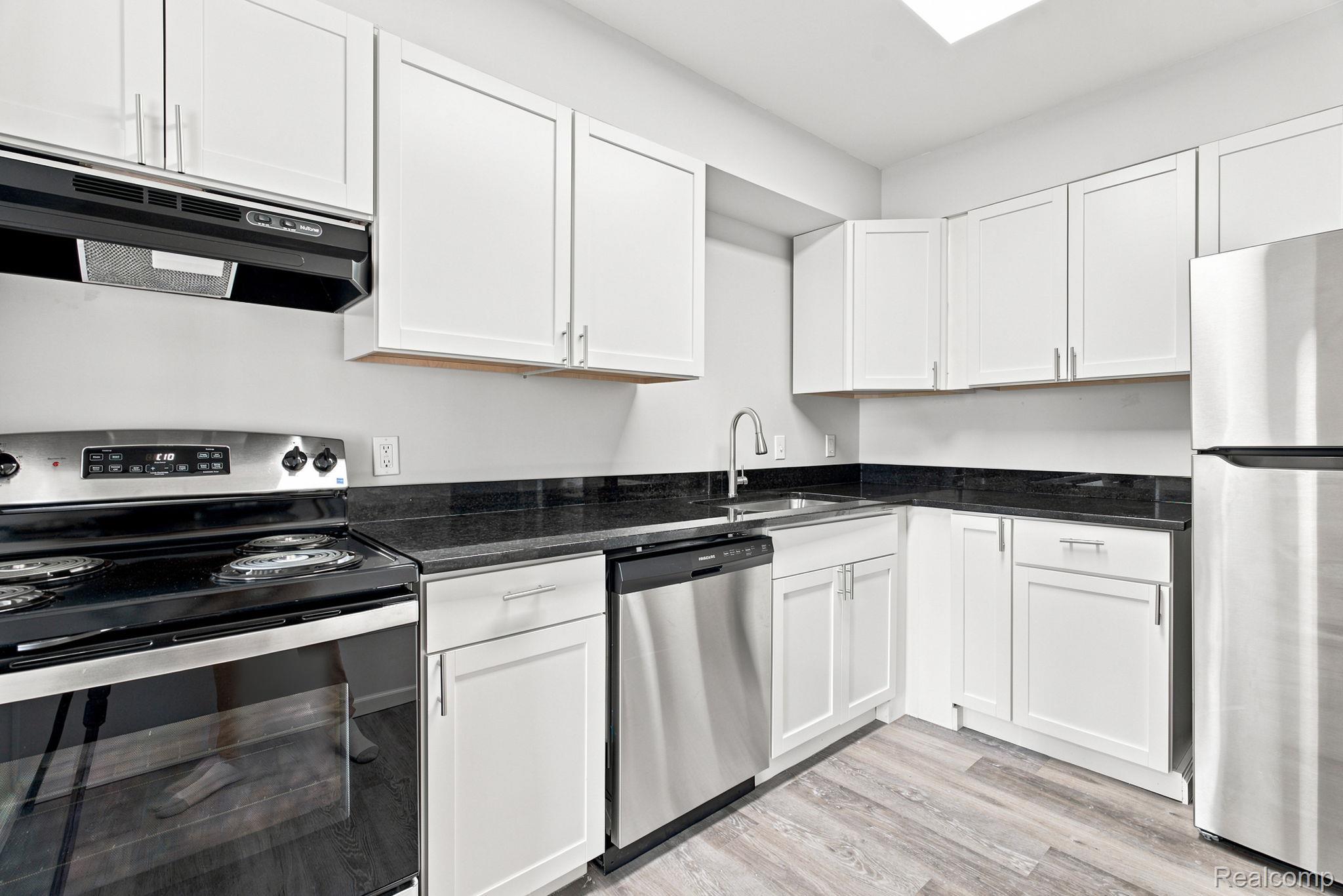 32005 W 12 Mile Road Unit: 208