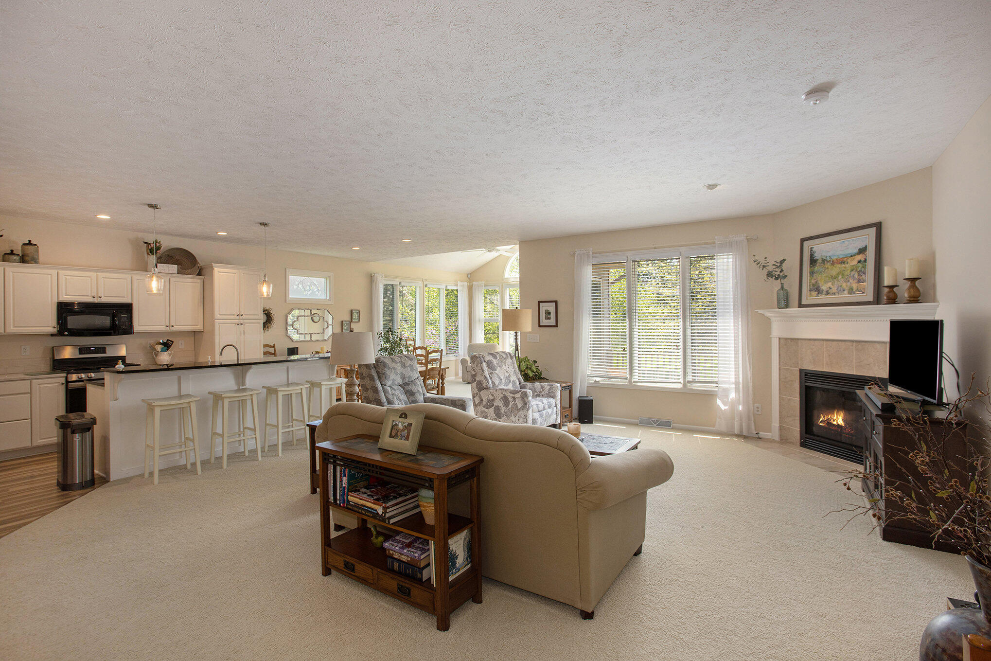 2290 Pin Oak Court NW