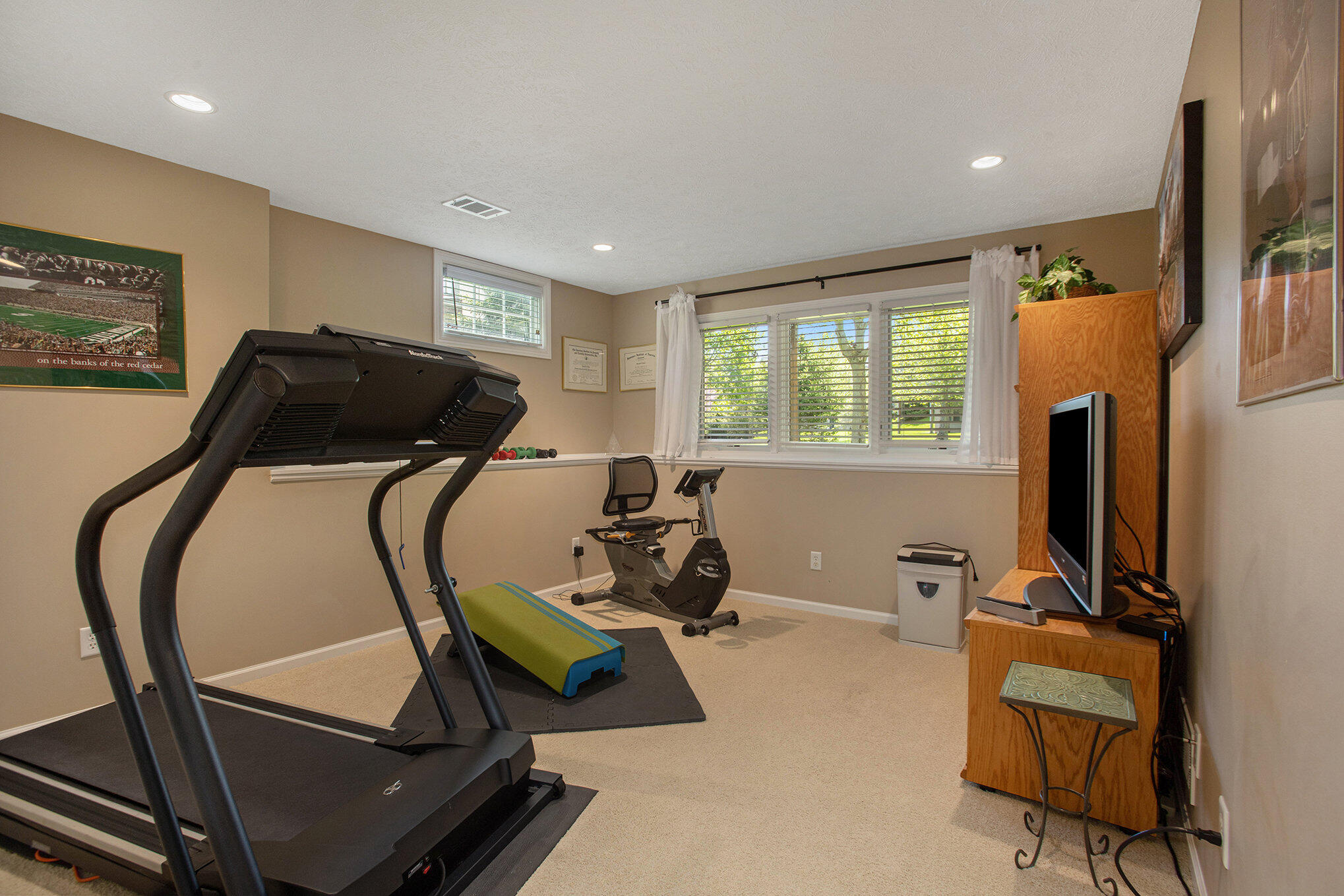 2290 Pin Oak Court NW