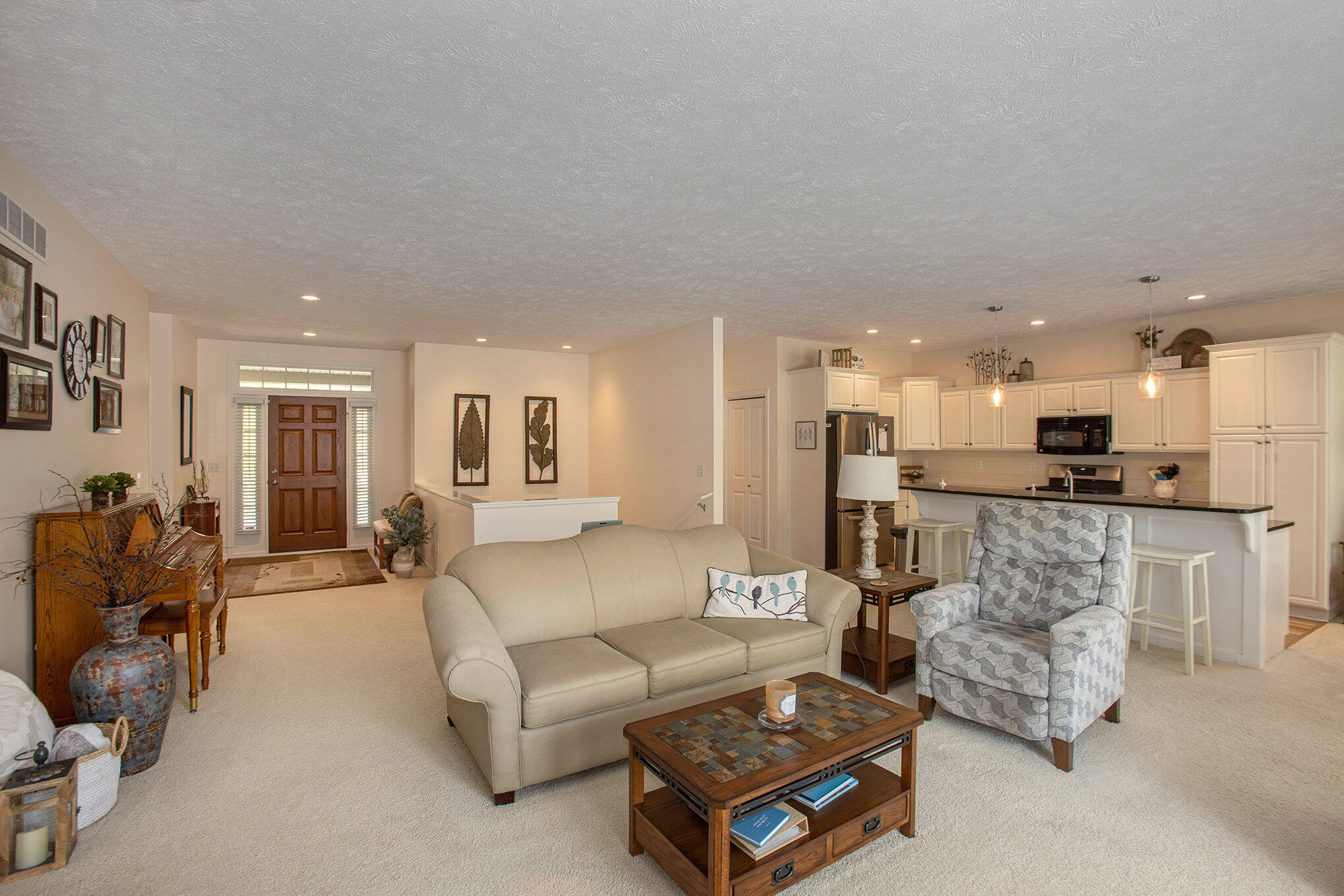 2290 Pin Oak Court NW