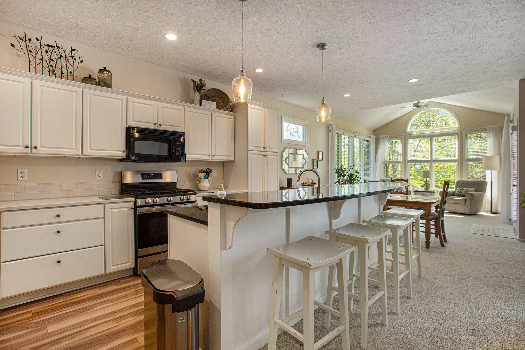 2290 Pin Oak Court NW