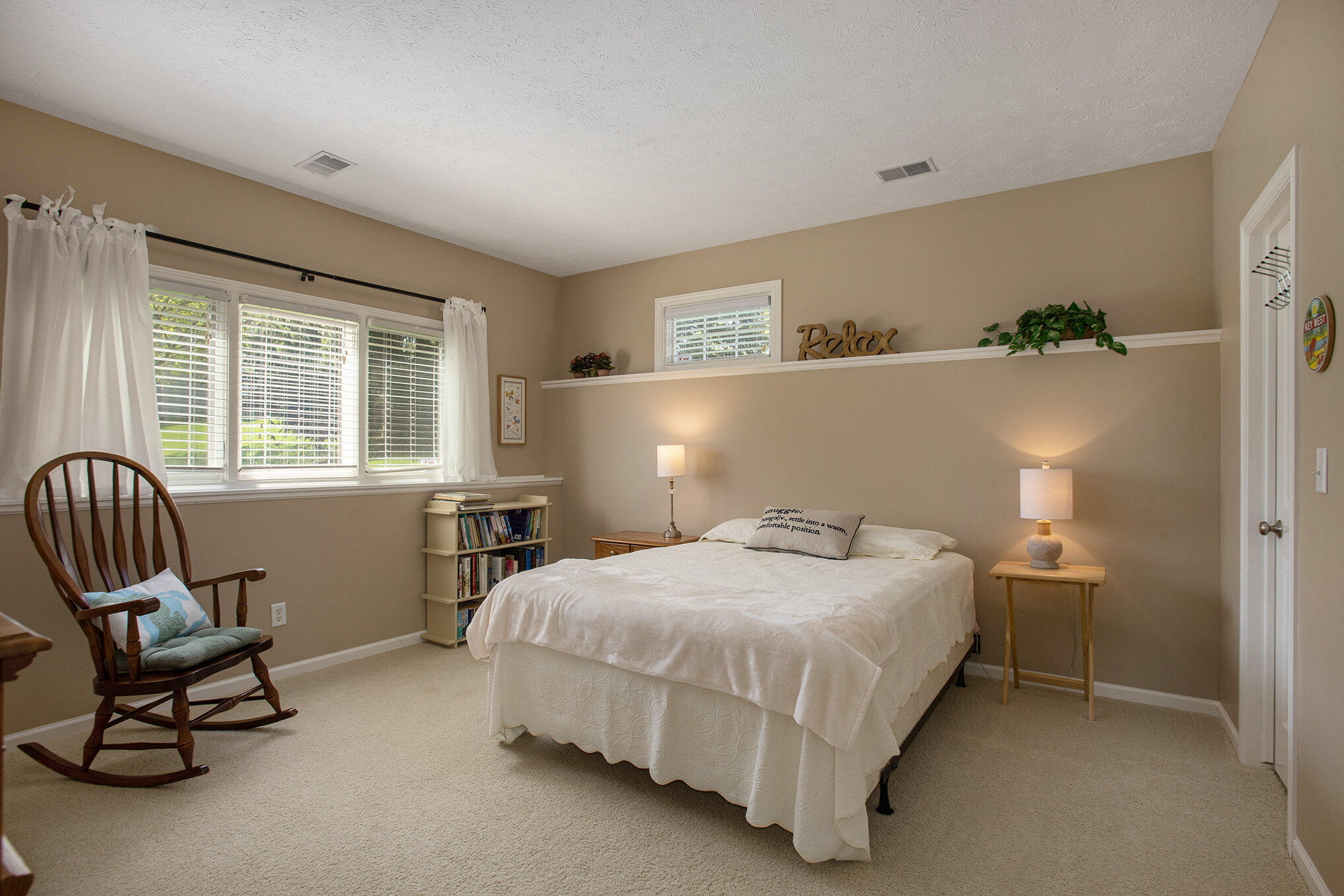 2290 Pin Oak Court NW