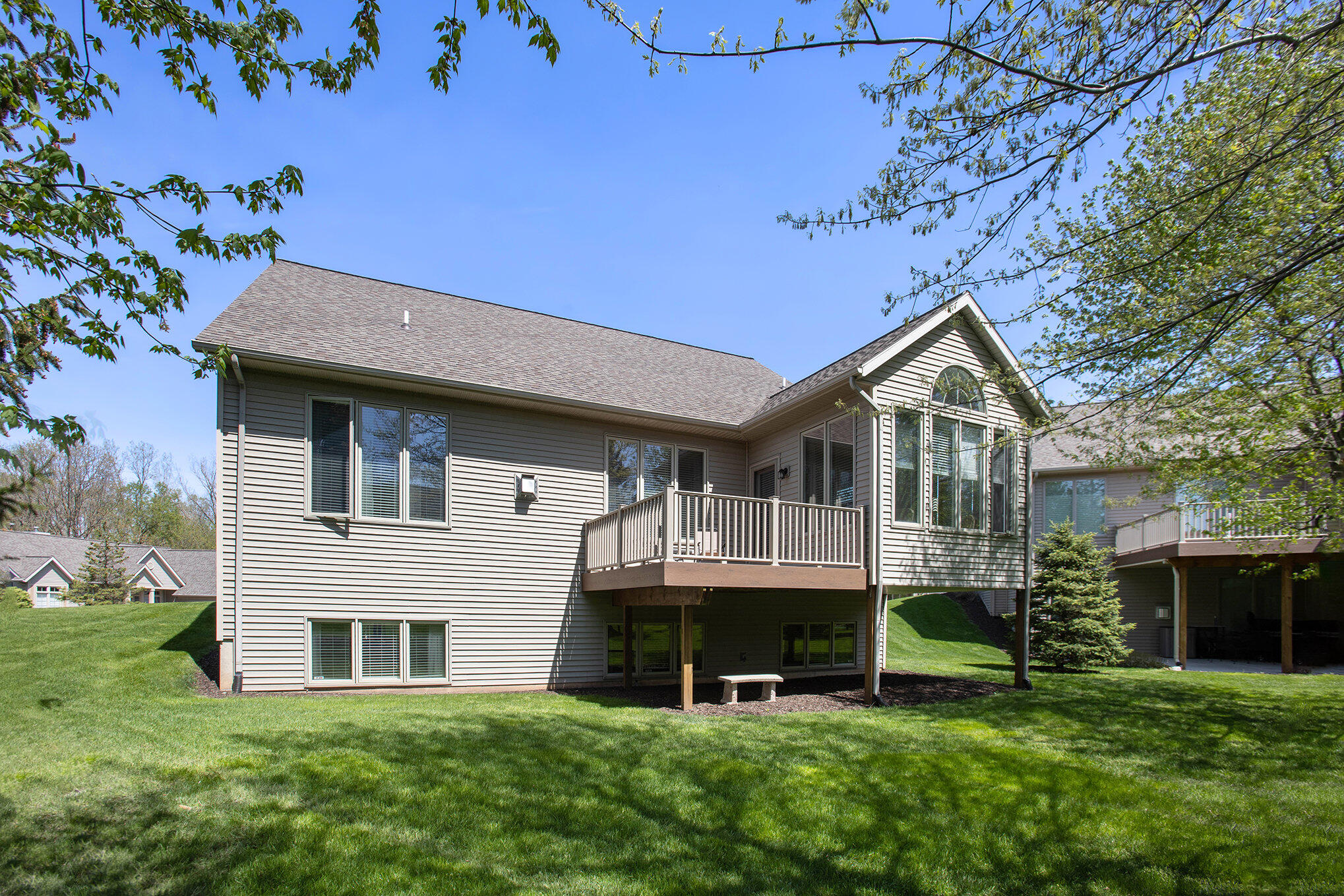 2290 Pin Oak Court NW