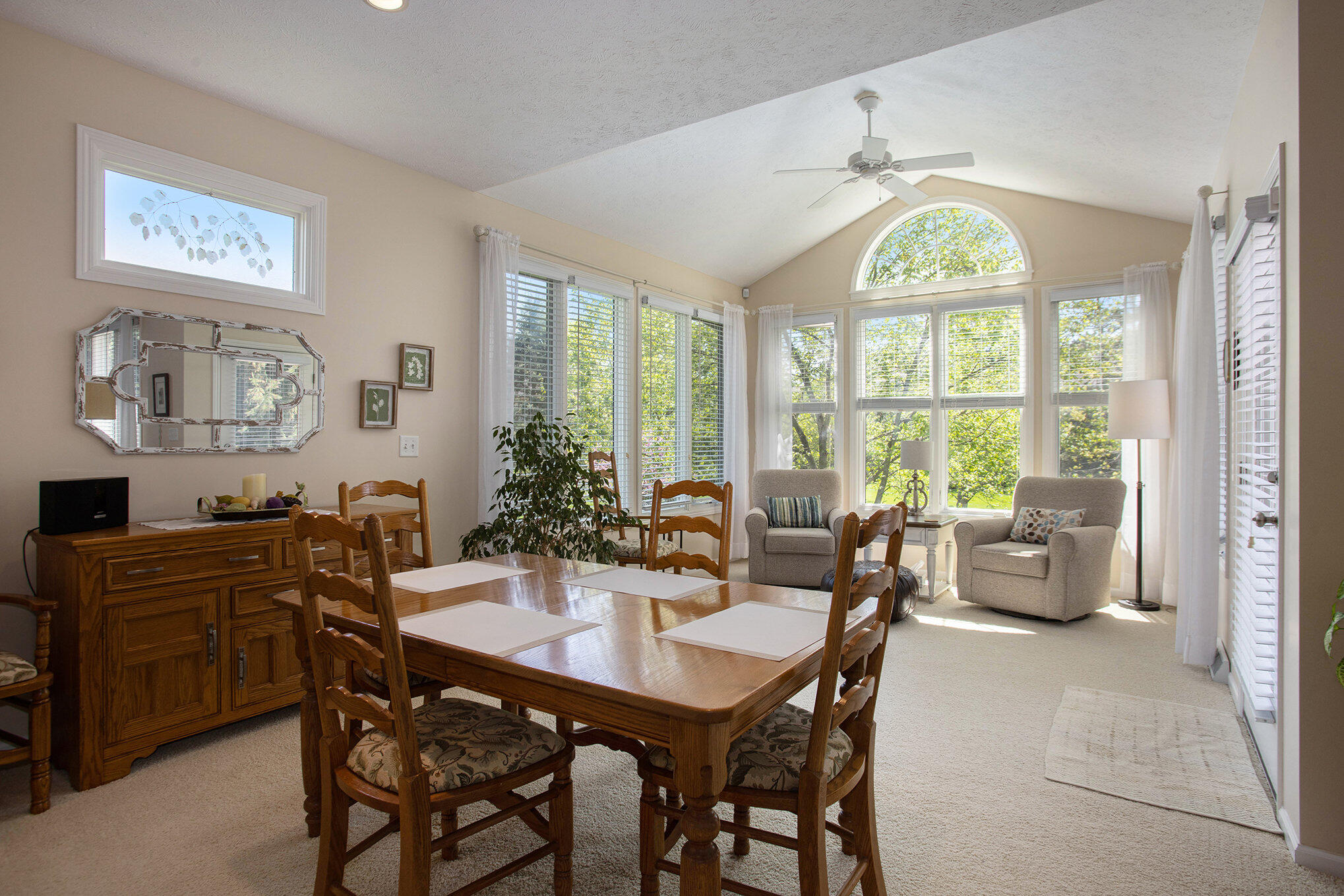 2290 Pin Oak Court NW