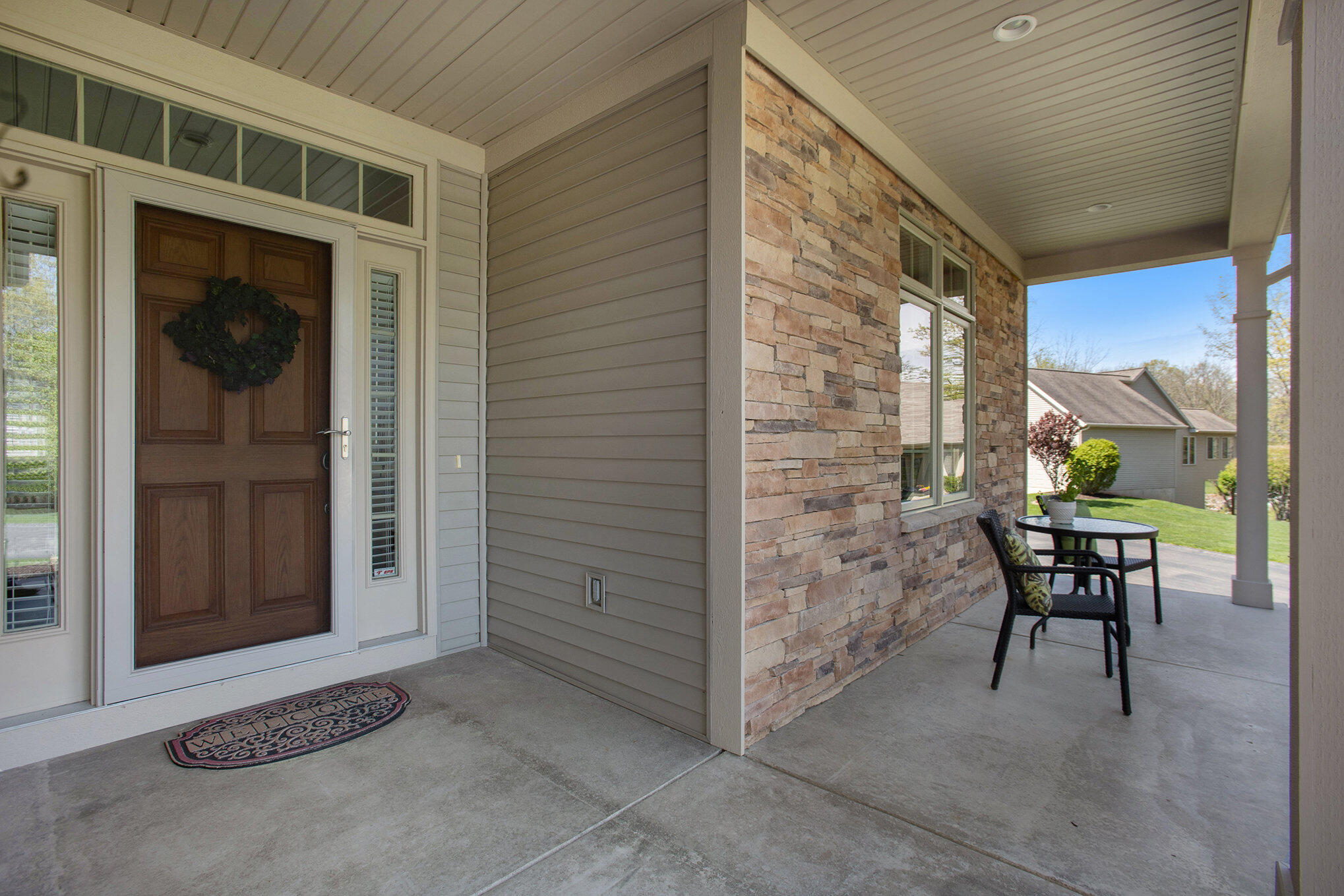 2290 Pin Oak Court NW