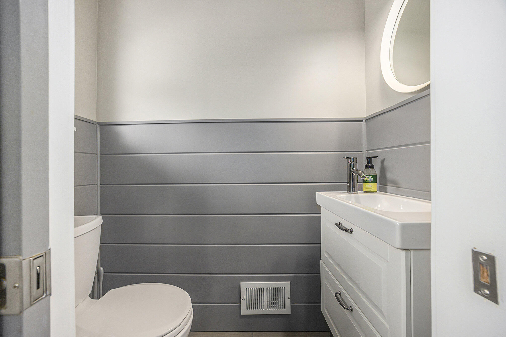 2714 Lafayette Avenue NE