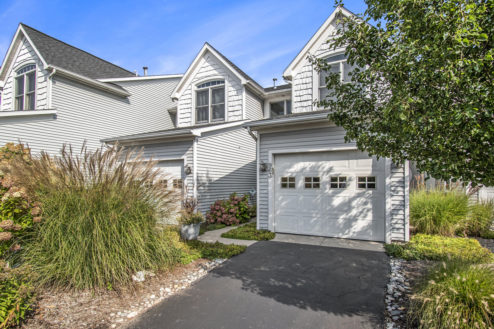 963 W Savidge Street