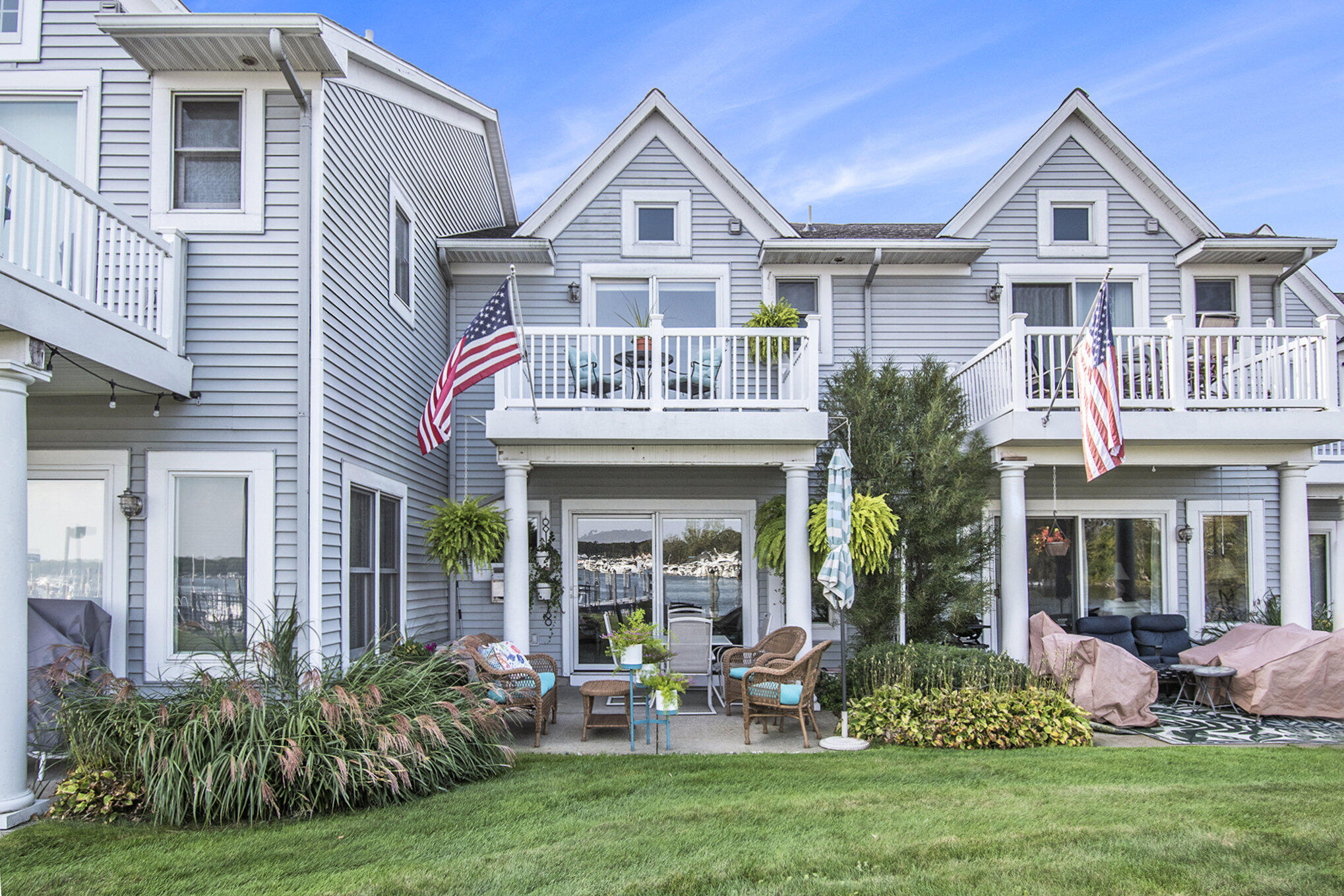 963 W Savidge Street