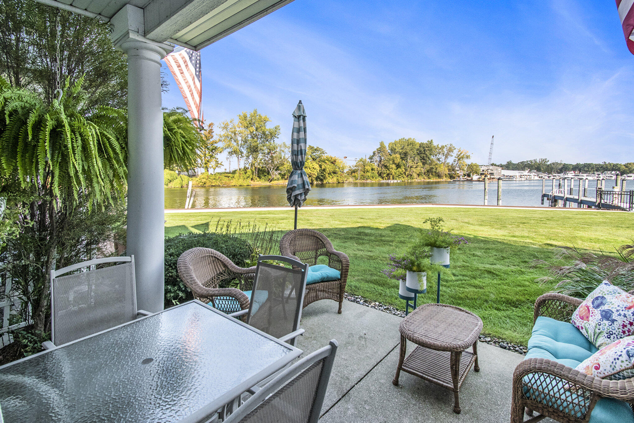 963 W Savidge Street