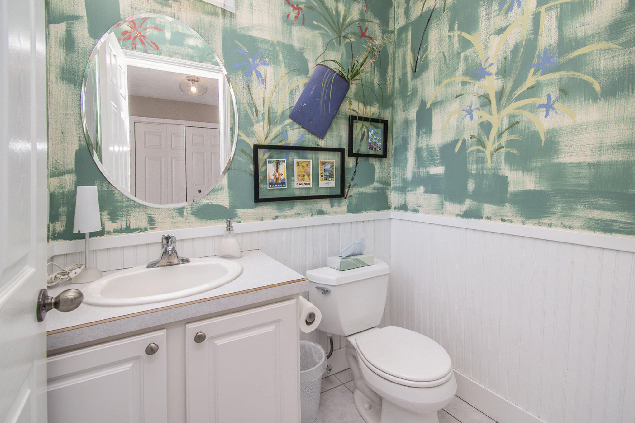 963 W Savidge Street