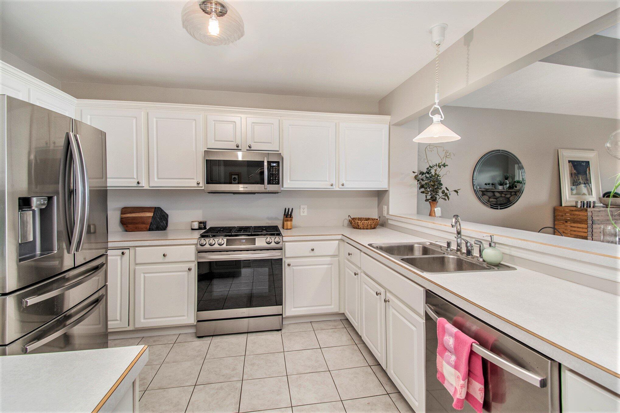 963 W Savidge Street