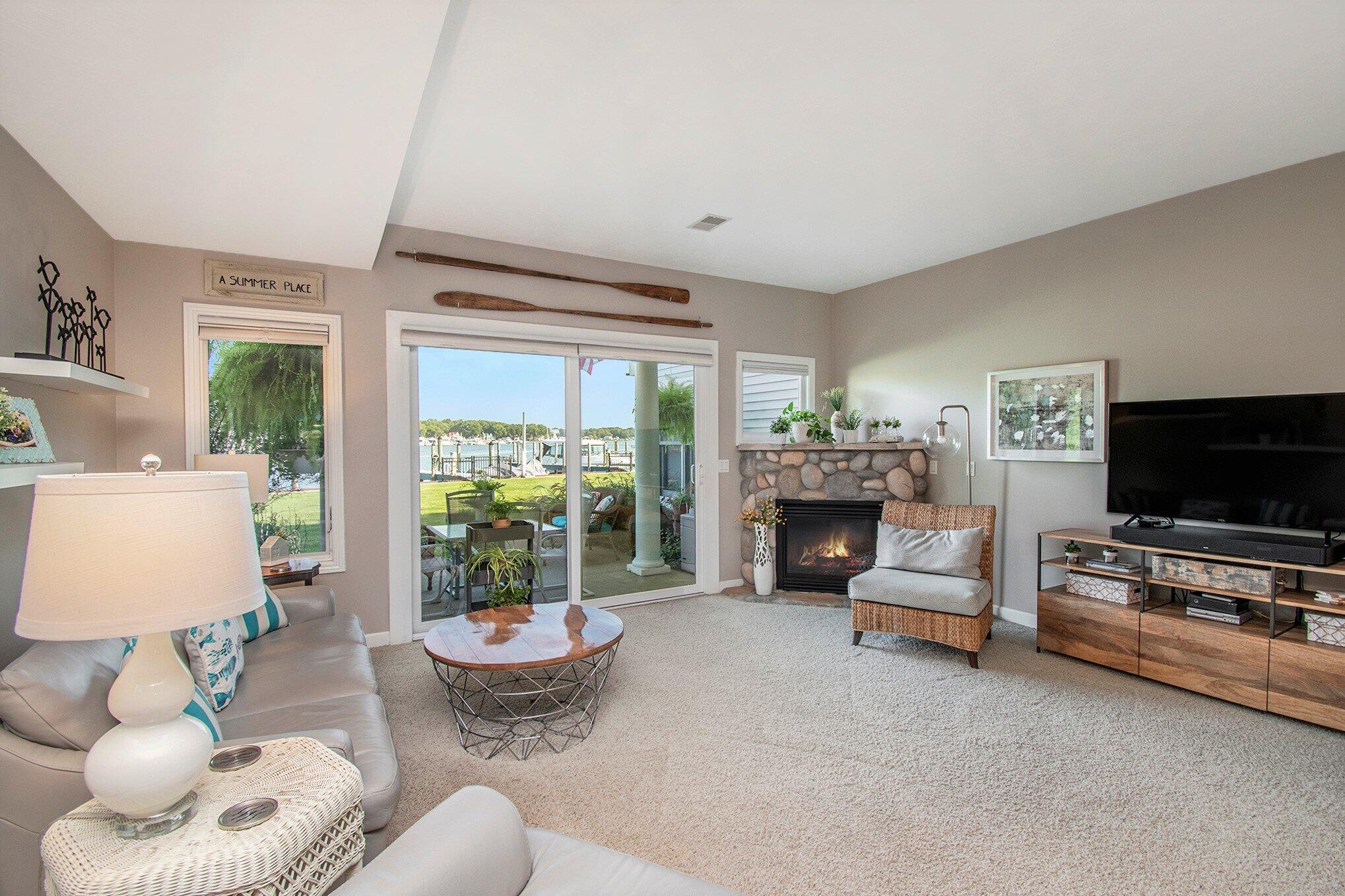 963 W Savidge Street