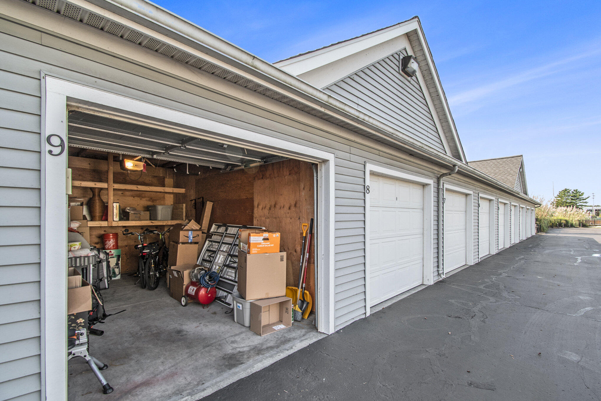 963 W Savidge Street