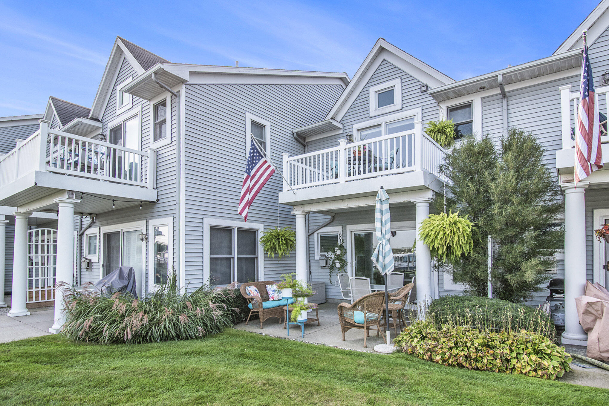 963 W Savidge Street