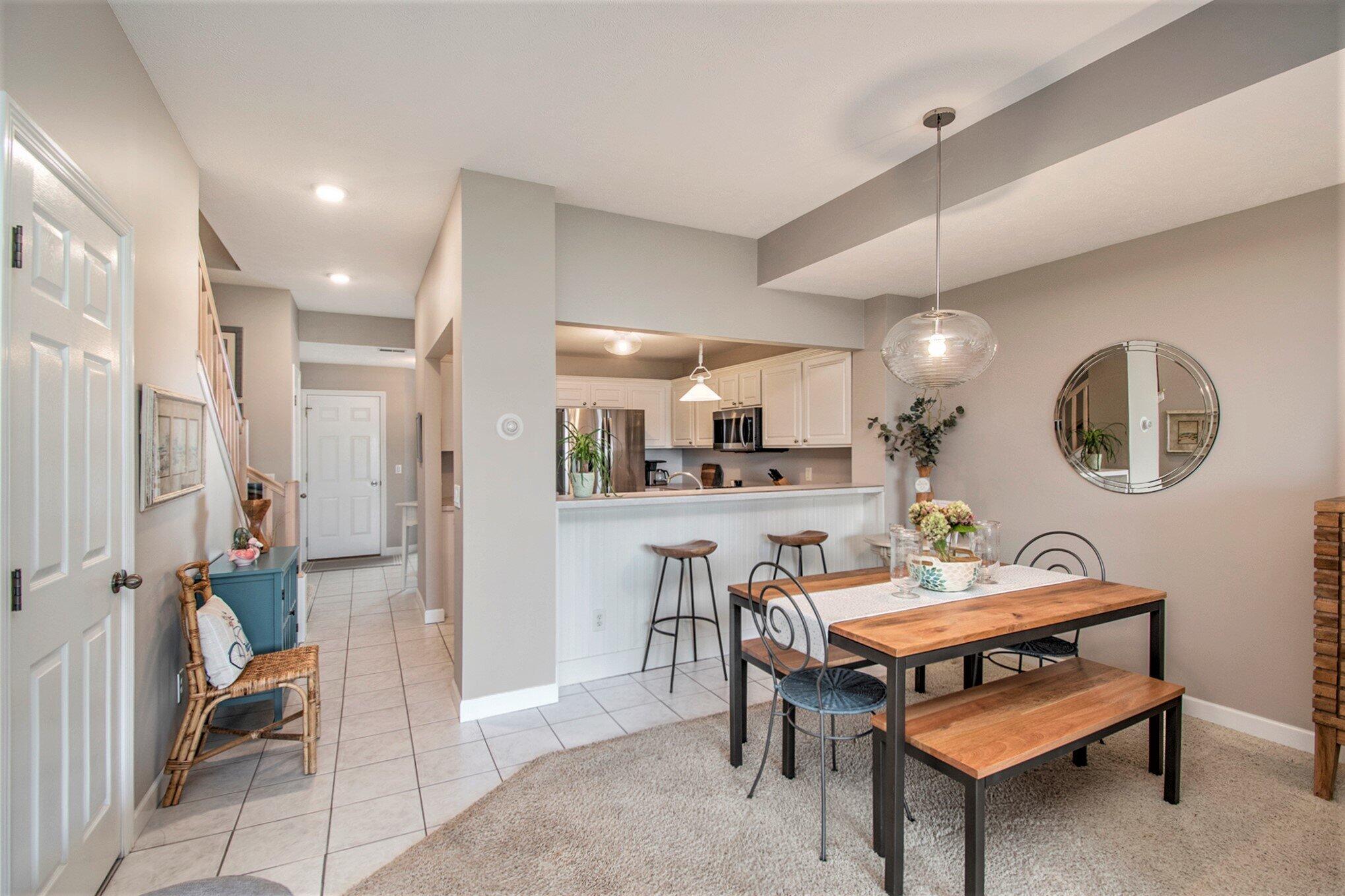 963 W Savidge Street