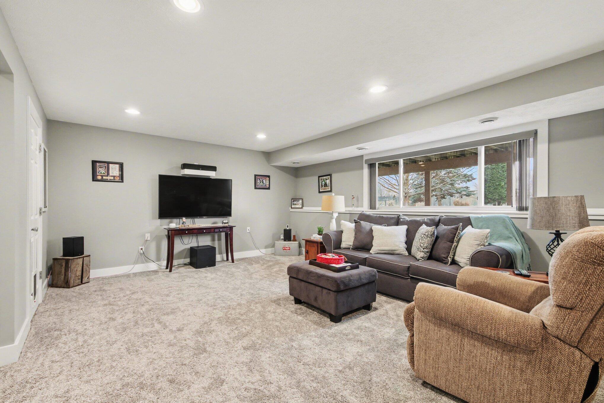 7943 W Westside Drive