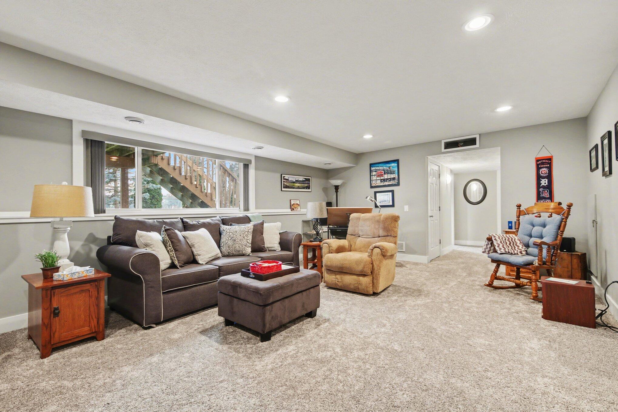 7943 W Westside Drive