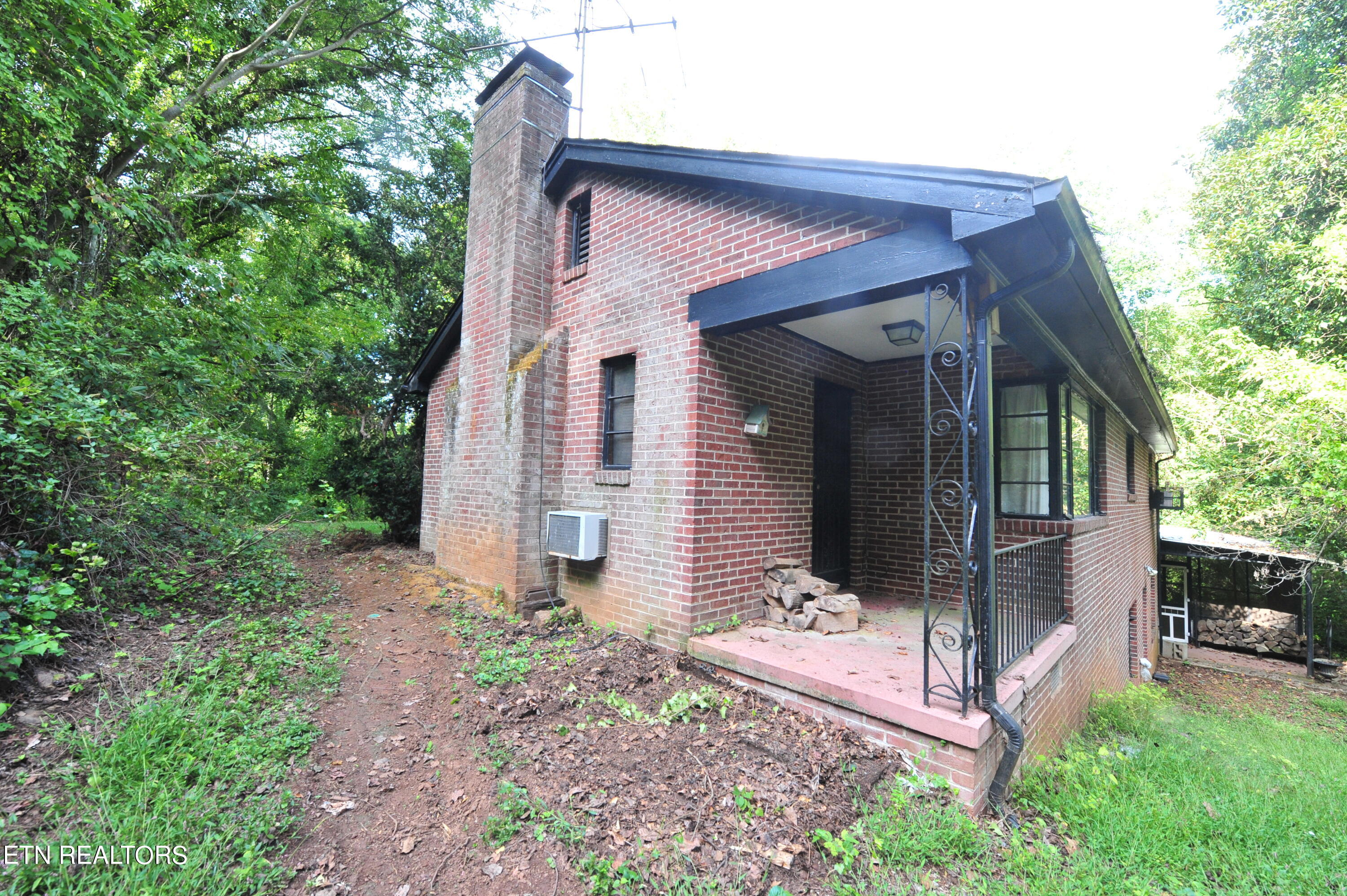 2804 Barber Hill Lane