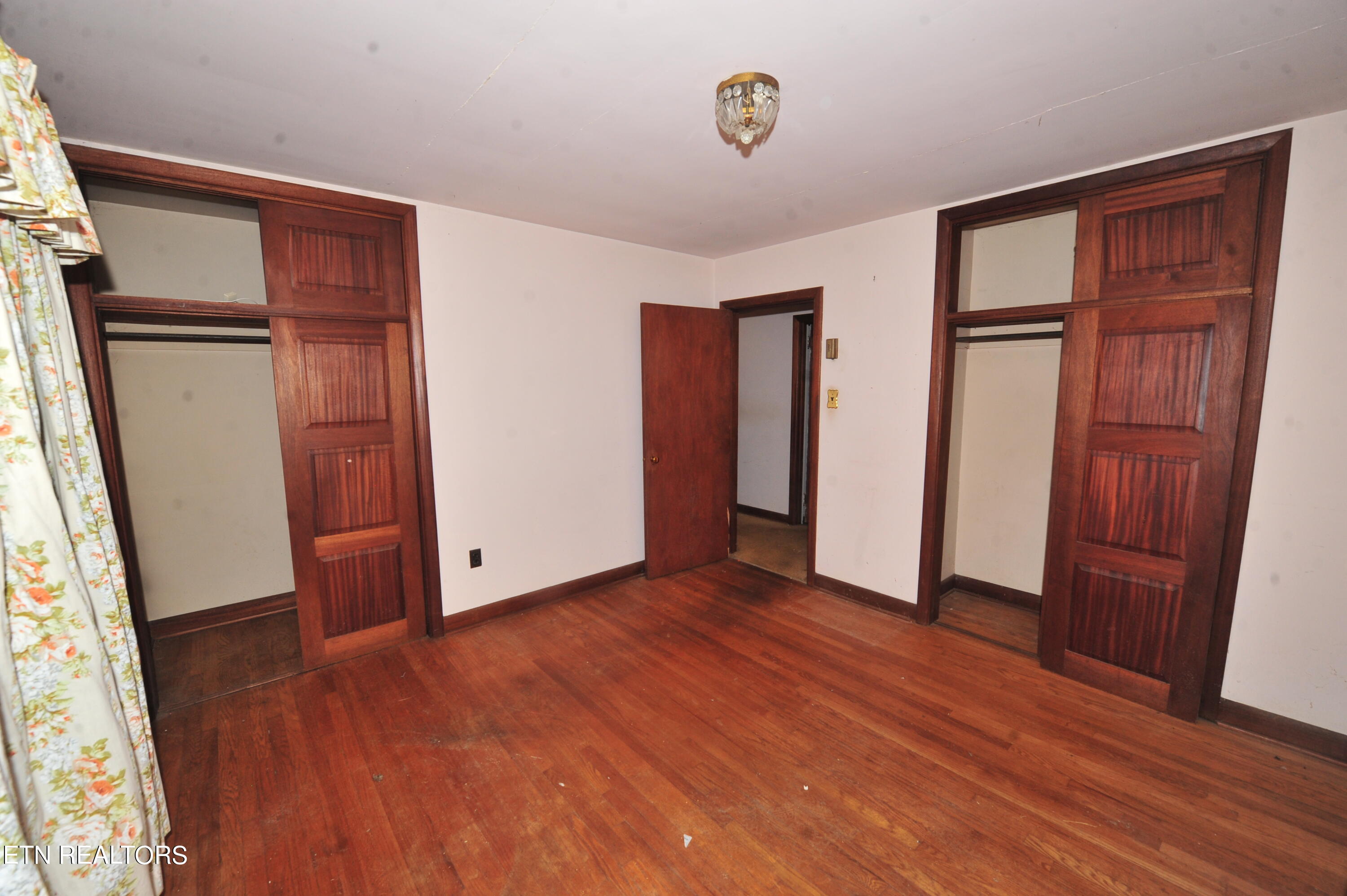 2804 Barber Hill Lane