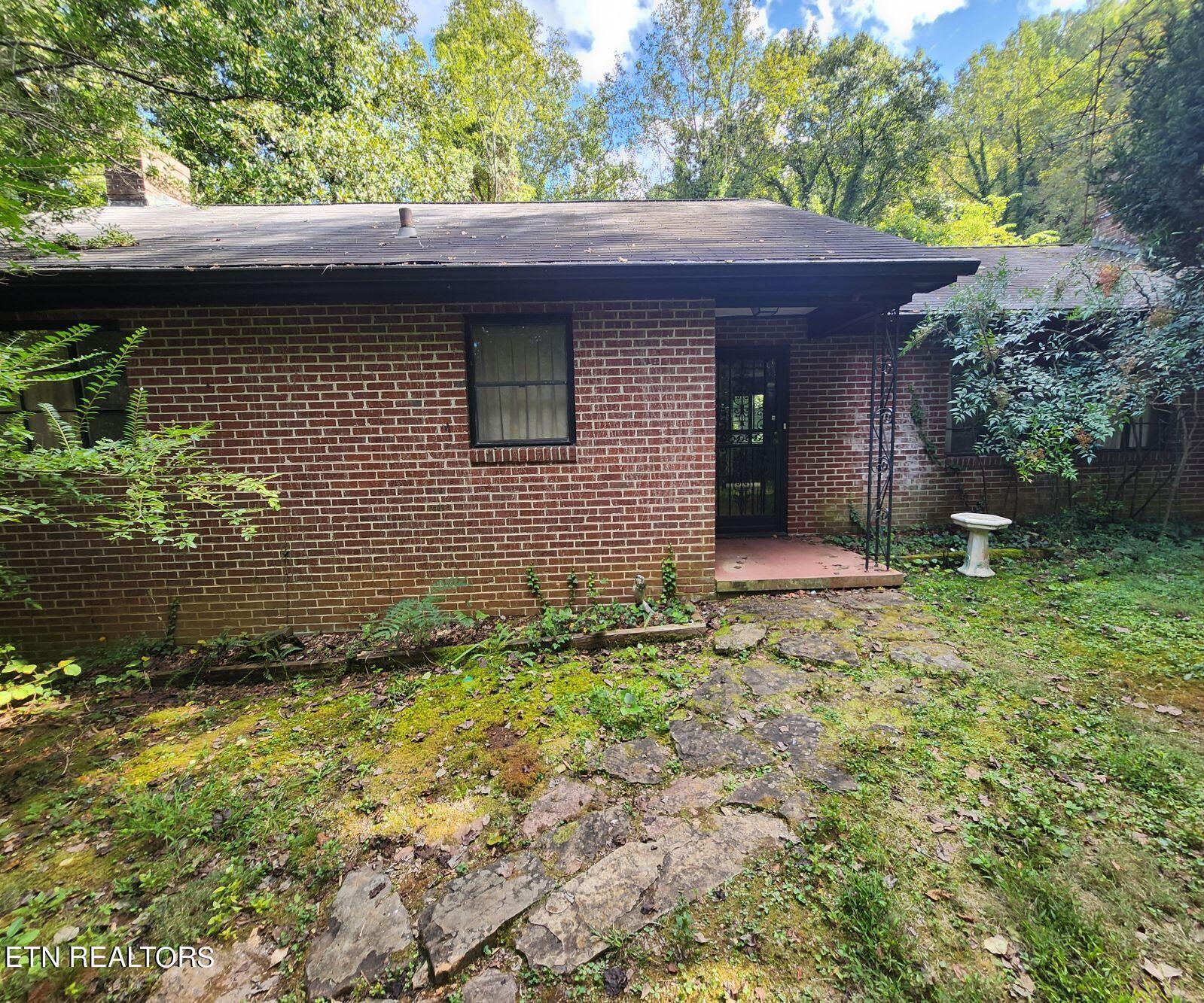 2804 Barber Hill Lane