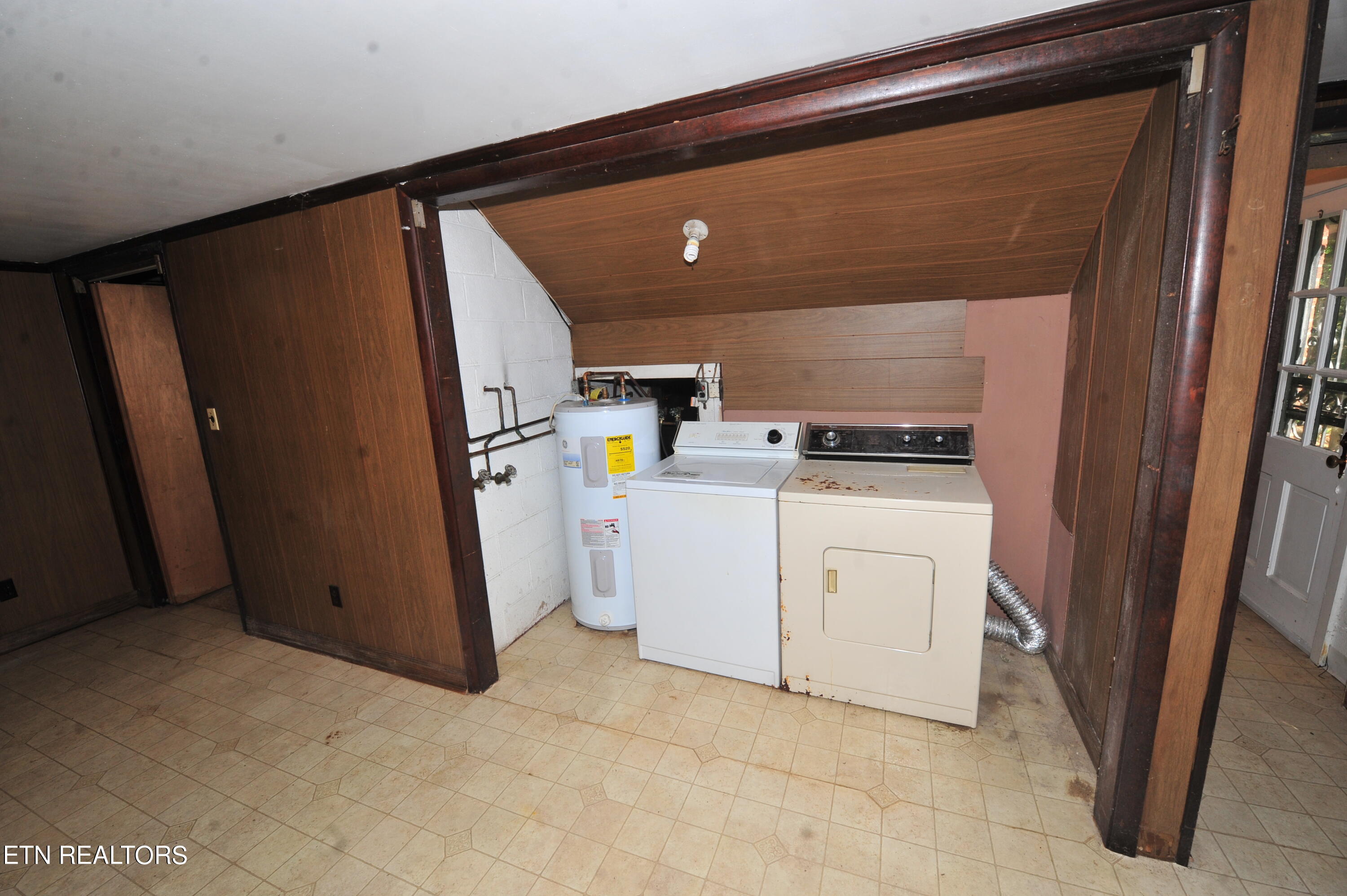 2804 Barber Hill Lane