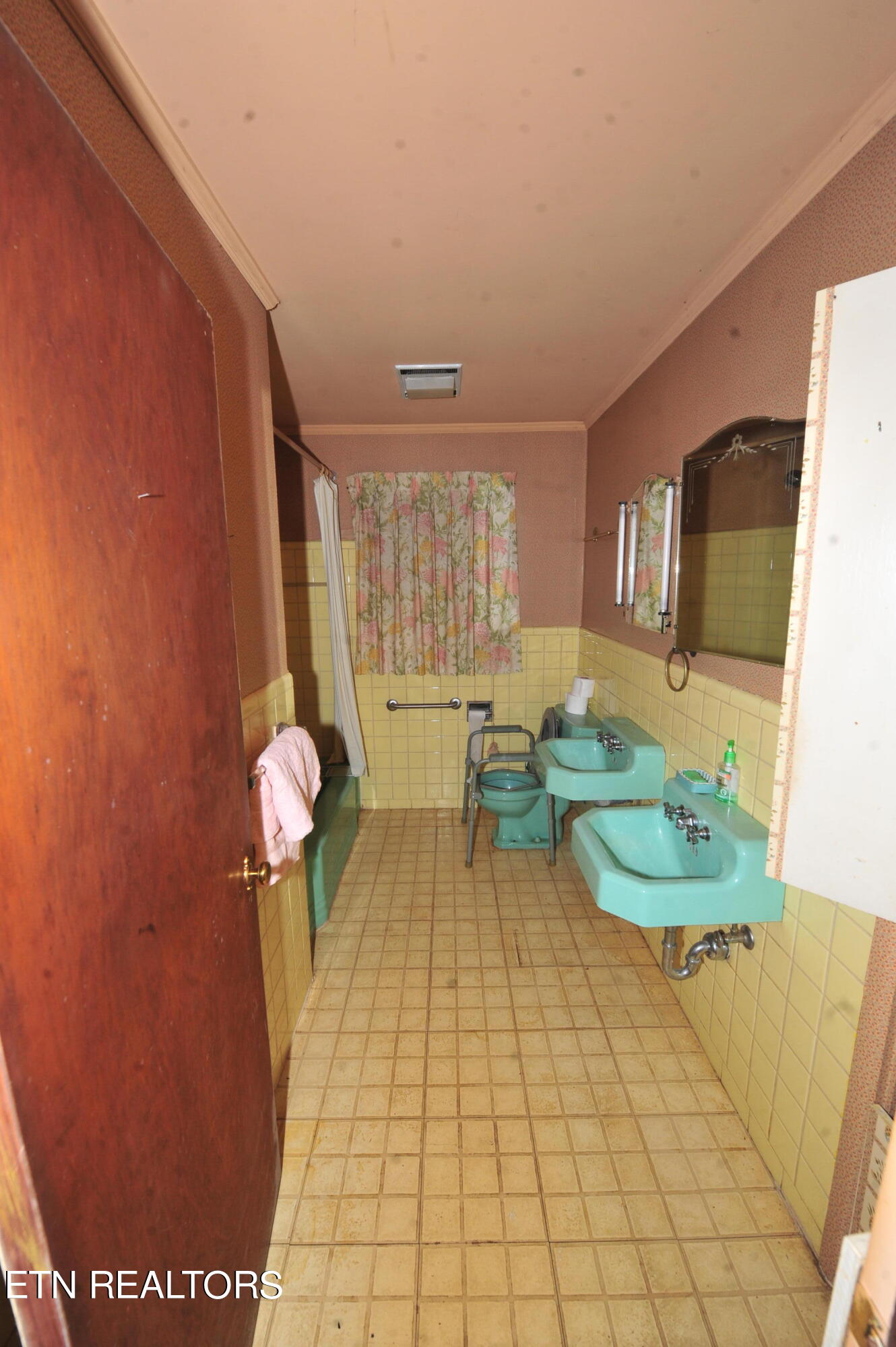 2804 Barber Hill Lane